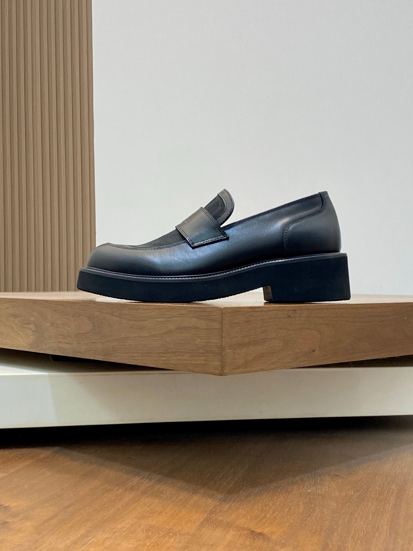 LuxluxHouse Best Quality Shoes Valentino