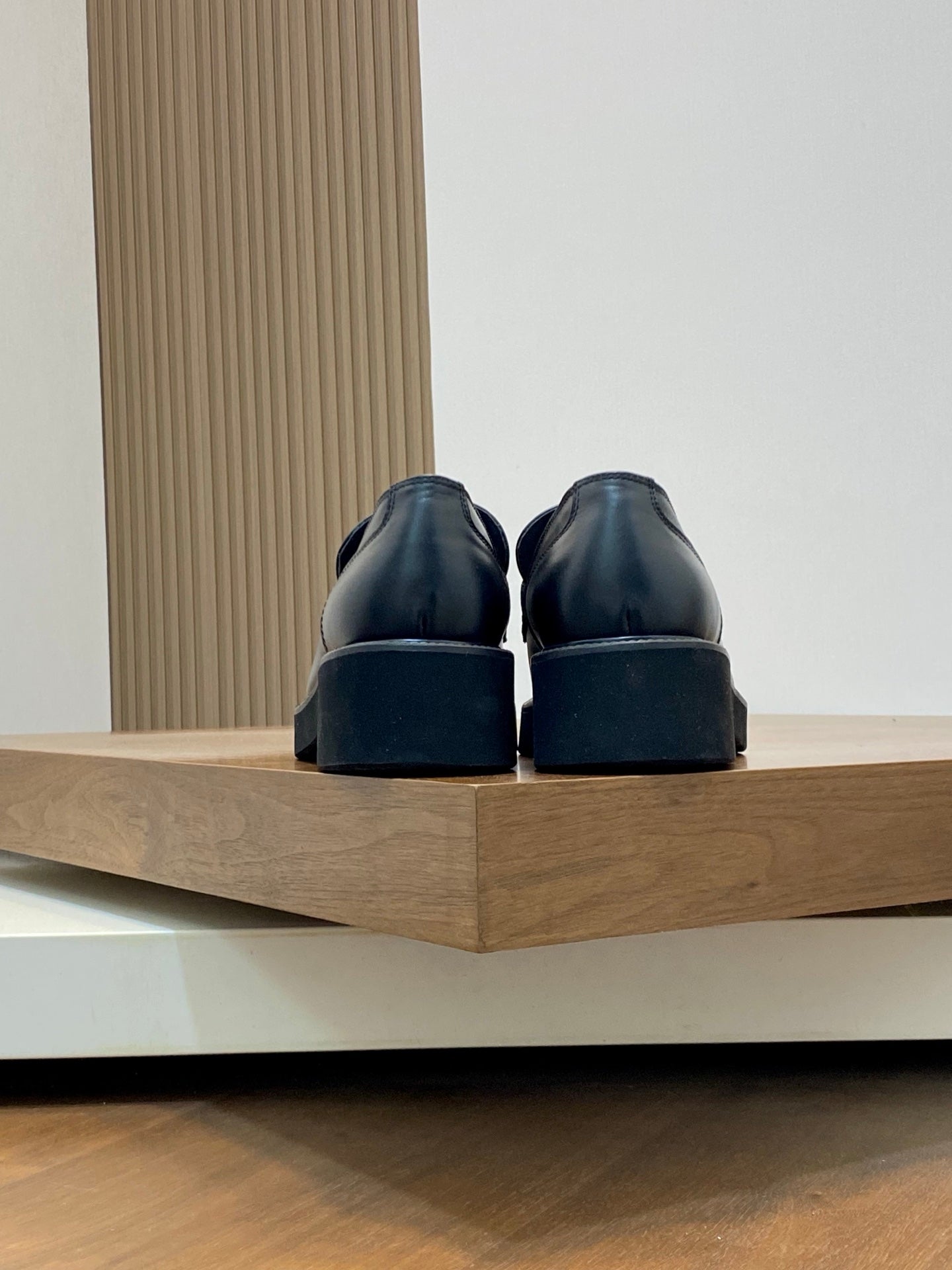 LuxluxHouse Best Quality Shoes Valentino