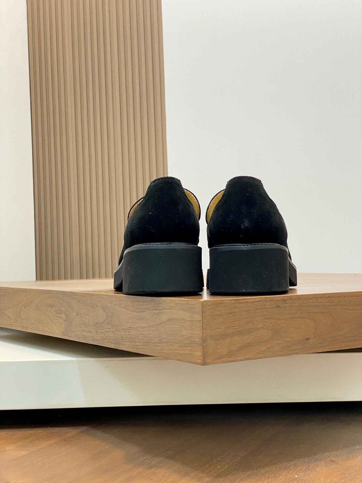 LuxluxHouse Best Quality Shoes Valentino