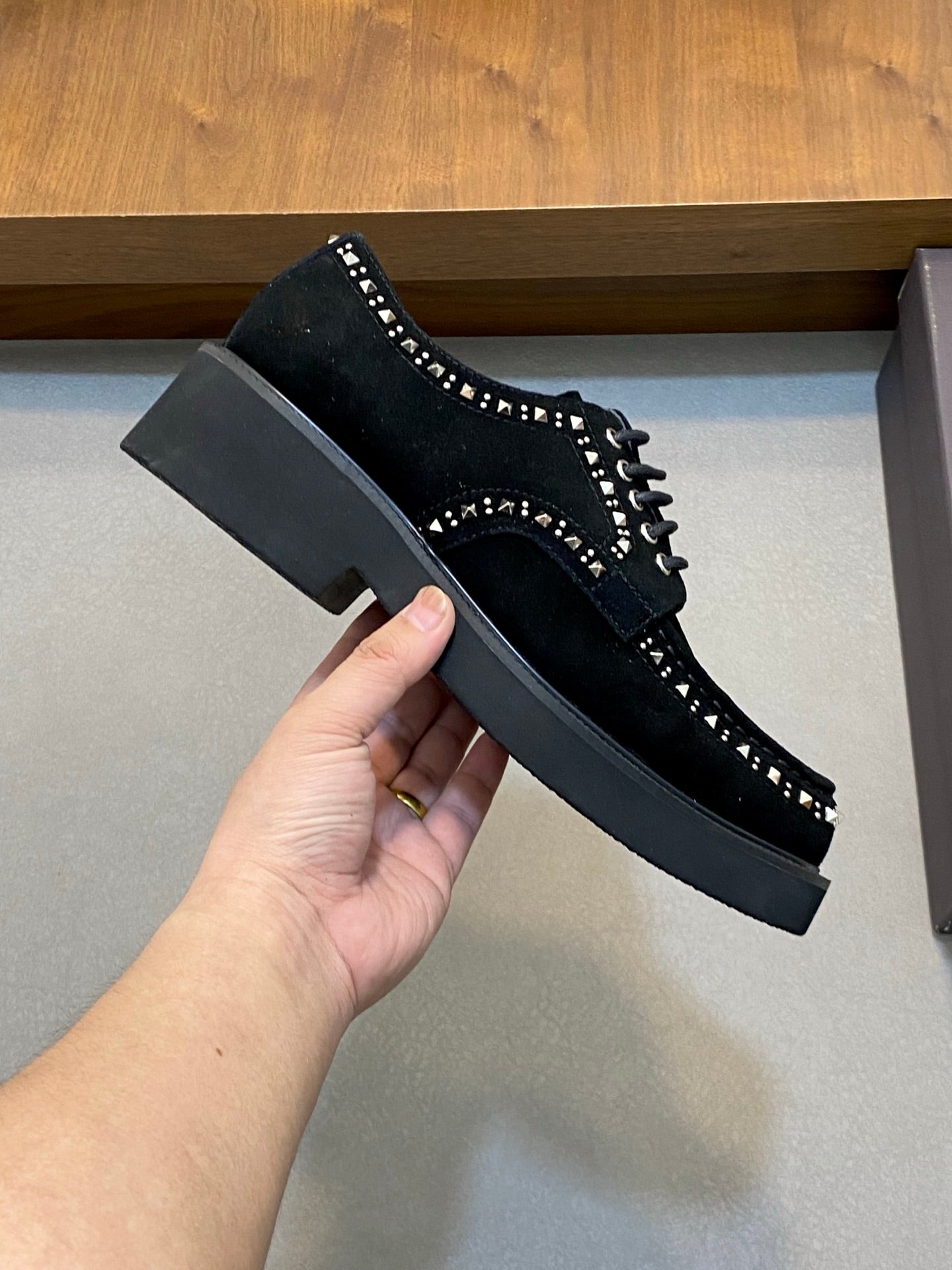 LuxluxHouse Best Quality Shoes Valentino