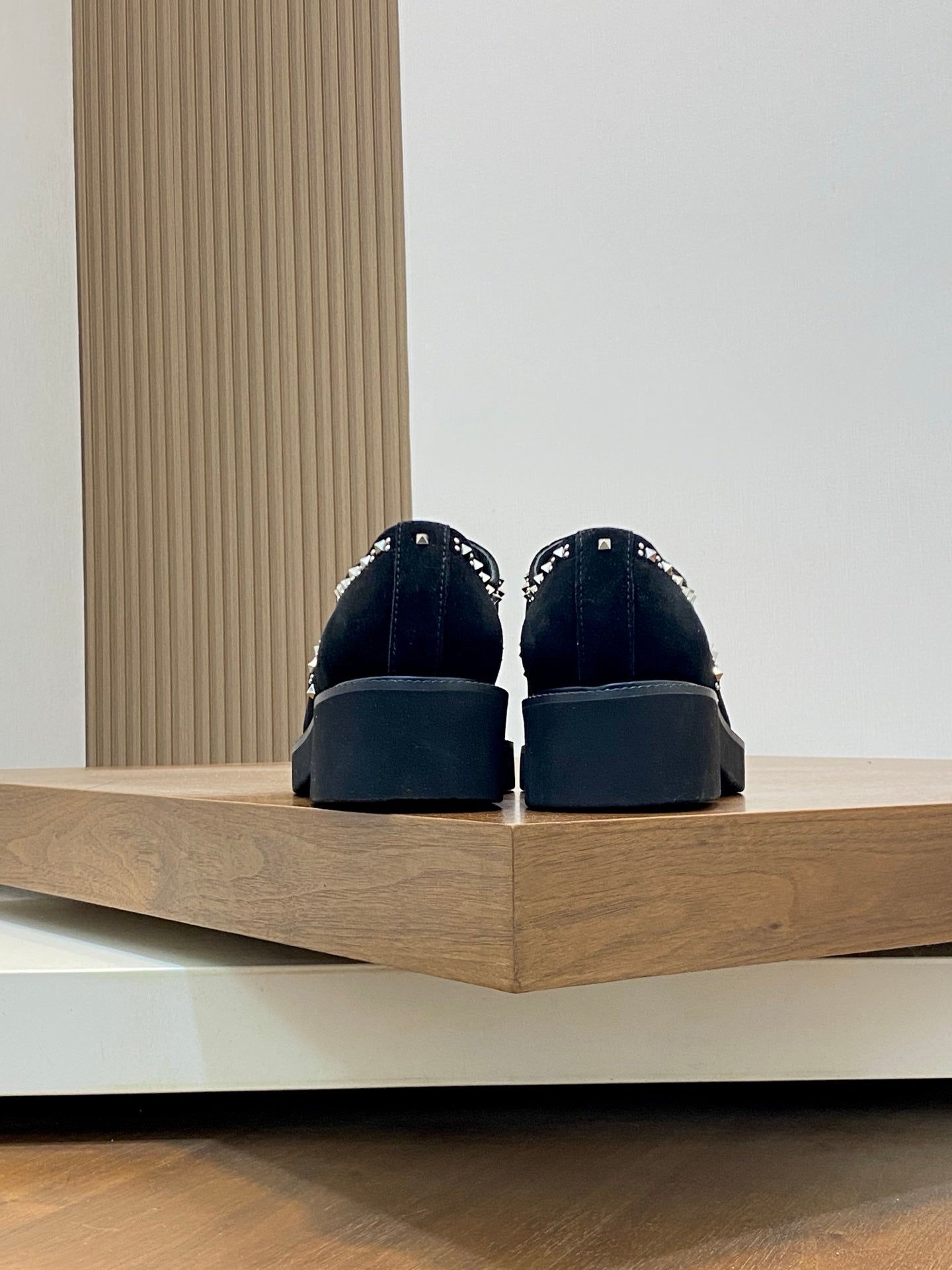 LuxluxHouse Best Quality Shoes Valentino