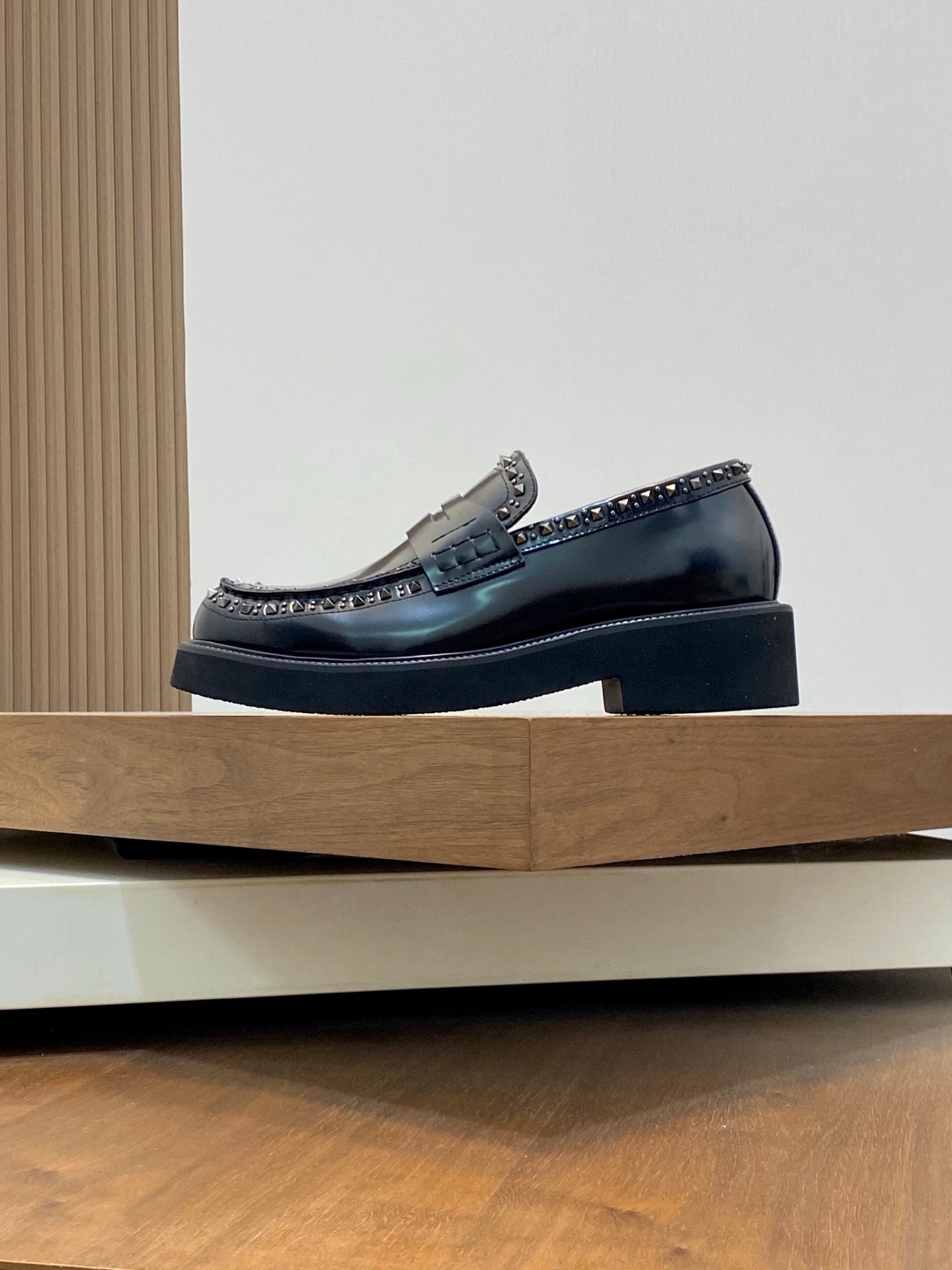 LuxluxHouse Best Quality Shoes Valentino