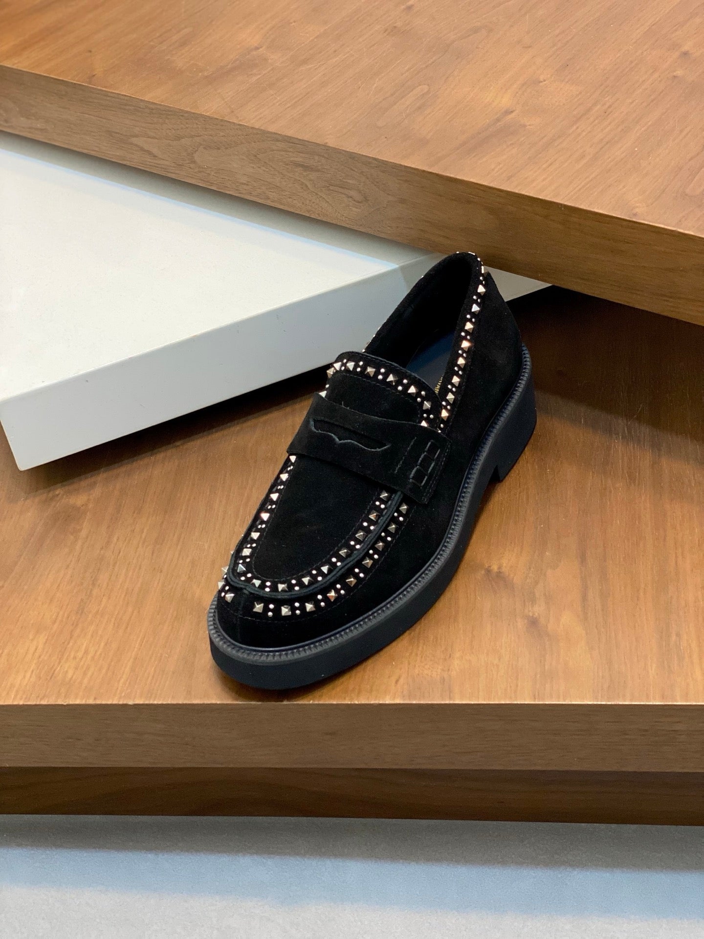 LuxluxHouse Best Quality Shoes Valentino