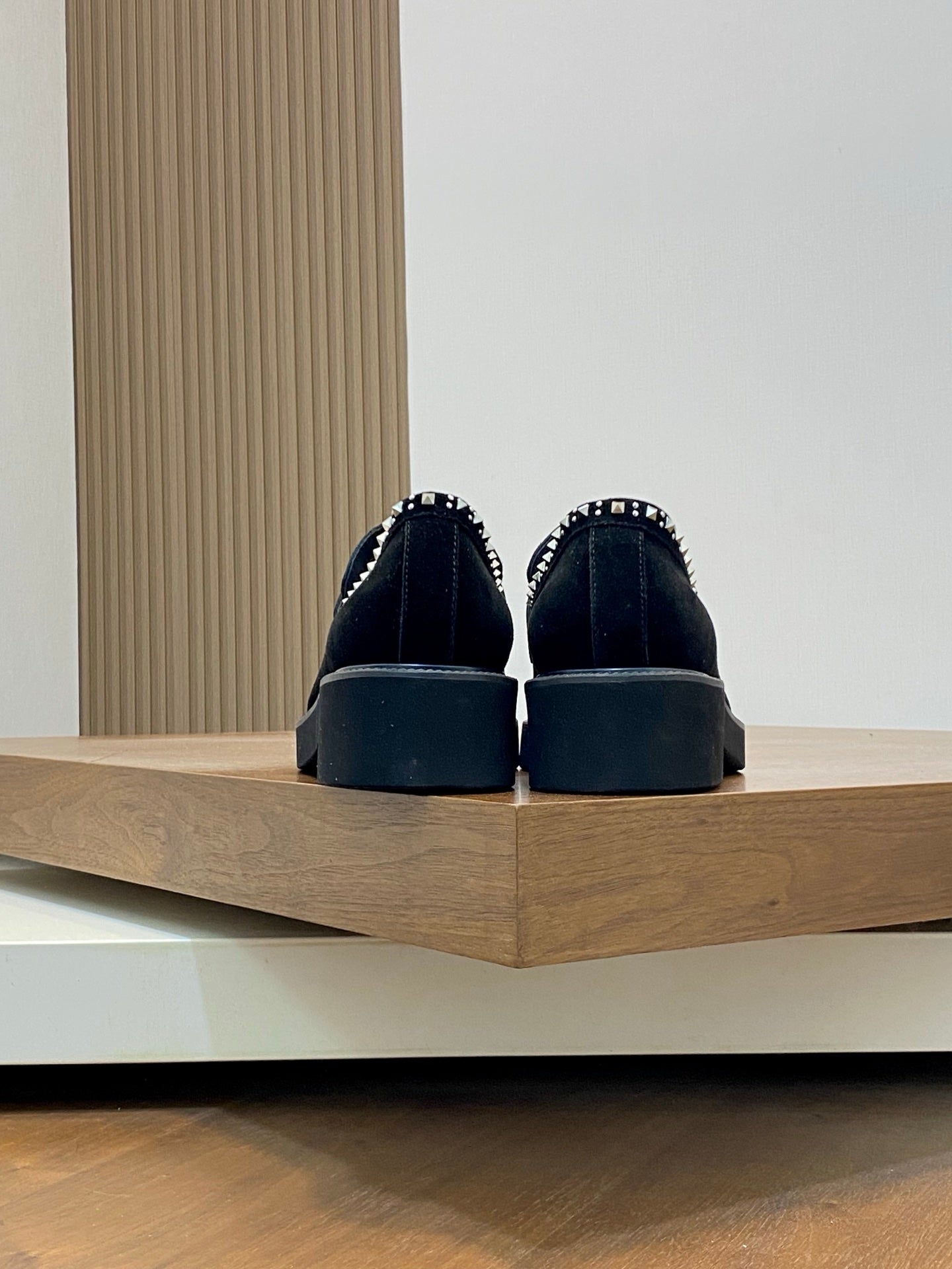 LuxluxHouse Best Quality Shoes Valentino