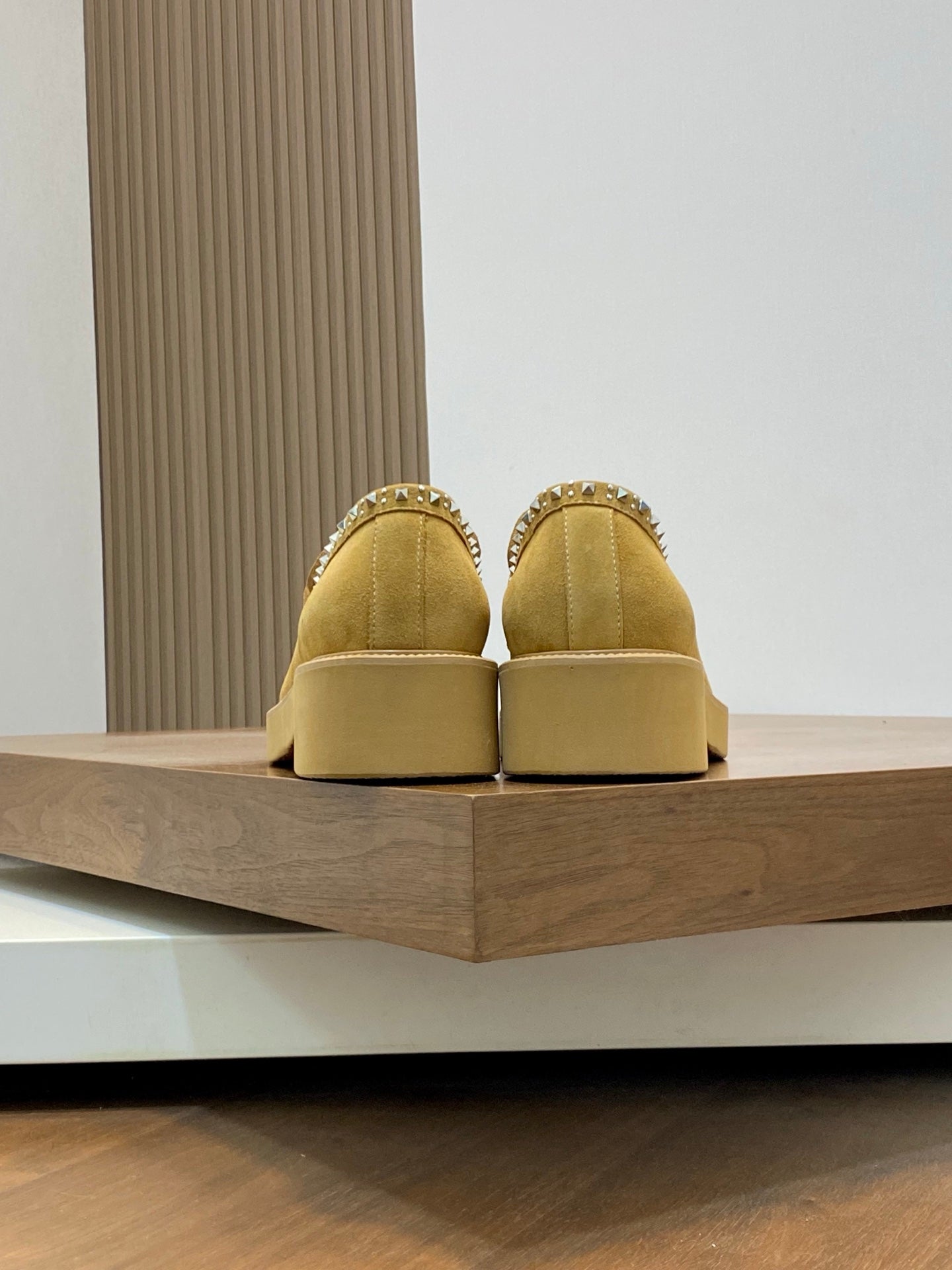 LuxluxHouse Best Quality Shoes Valentino