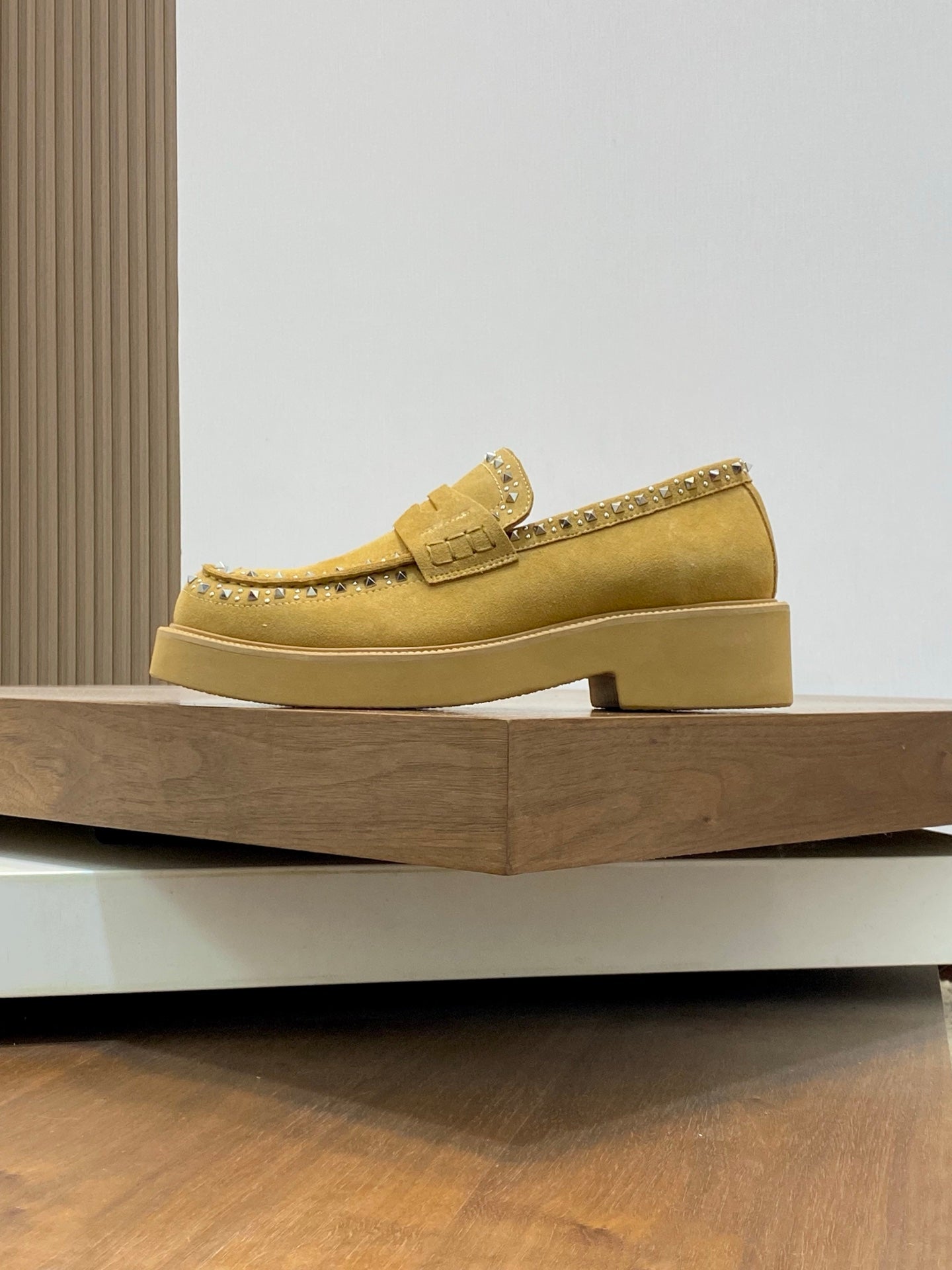LuxluxHouse Best Quality Shoes Valentino