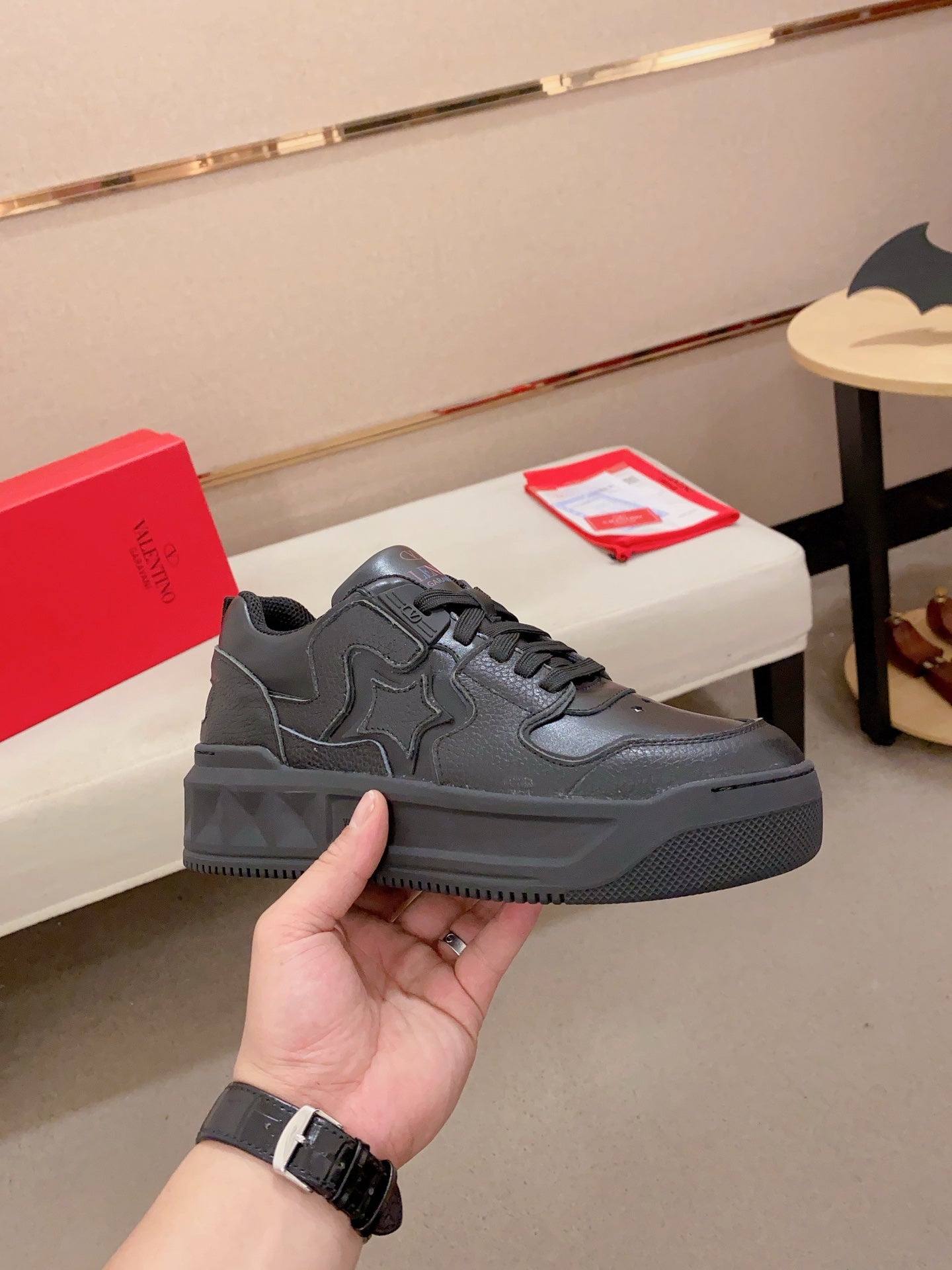 LuxluxHouse Best Quality Shoes Valentino