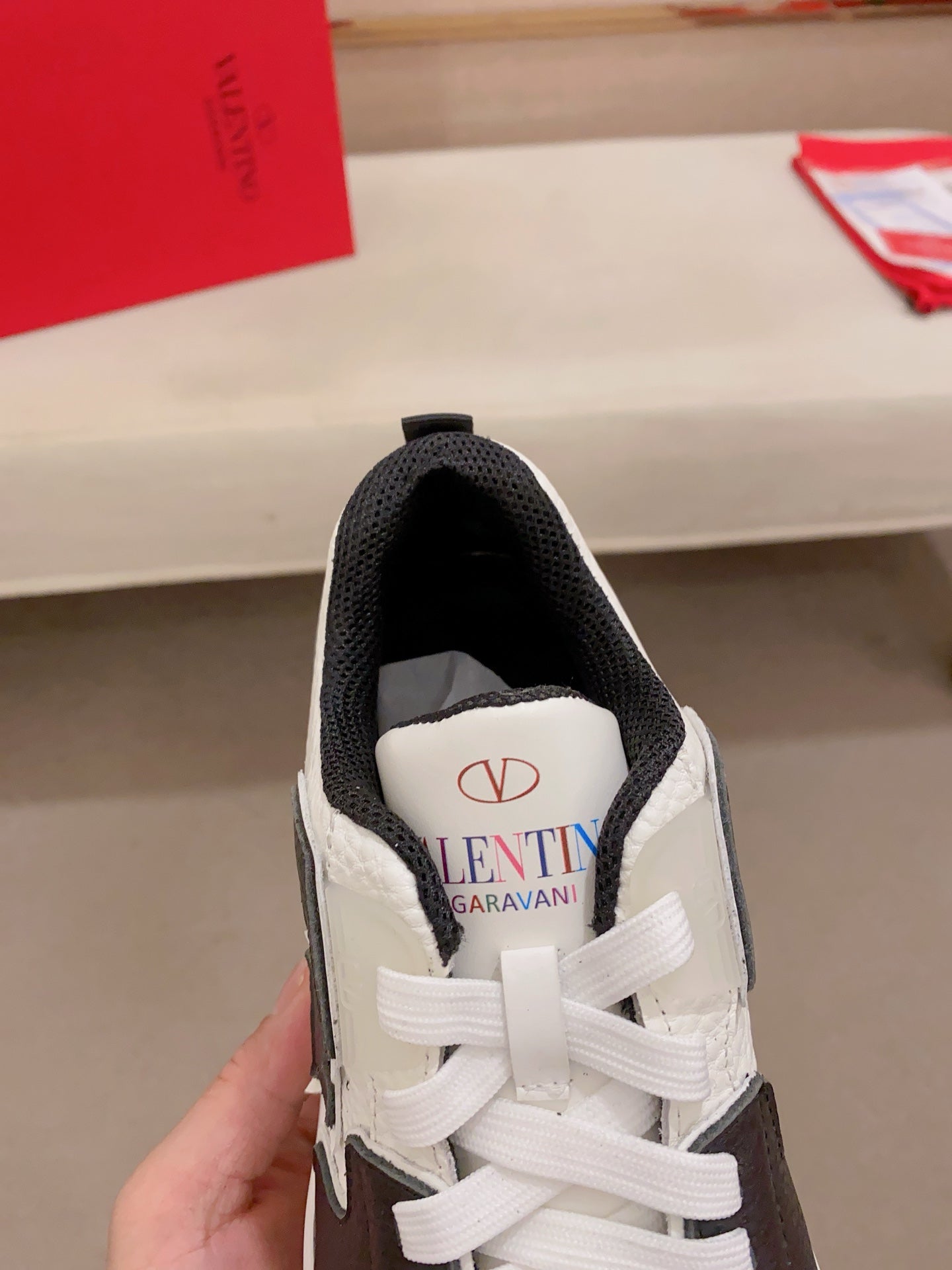 LuxluxHouse Best Quality Shoes Valentino