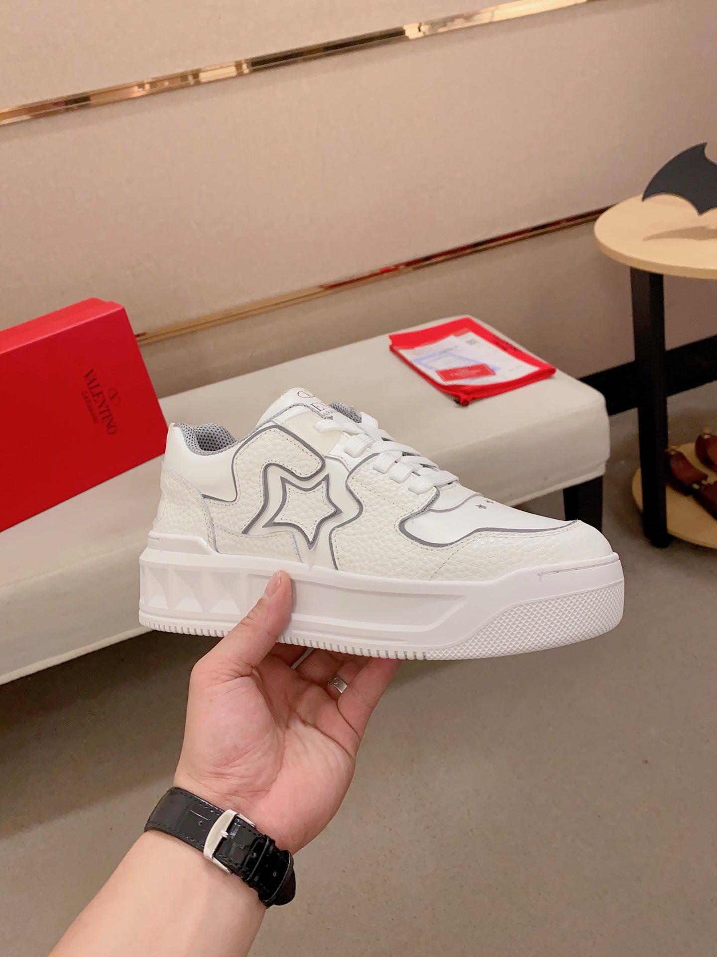 LuxluxHouse Best Quality Shoes Valentino