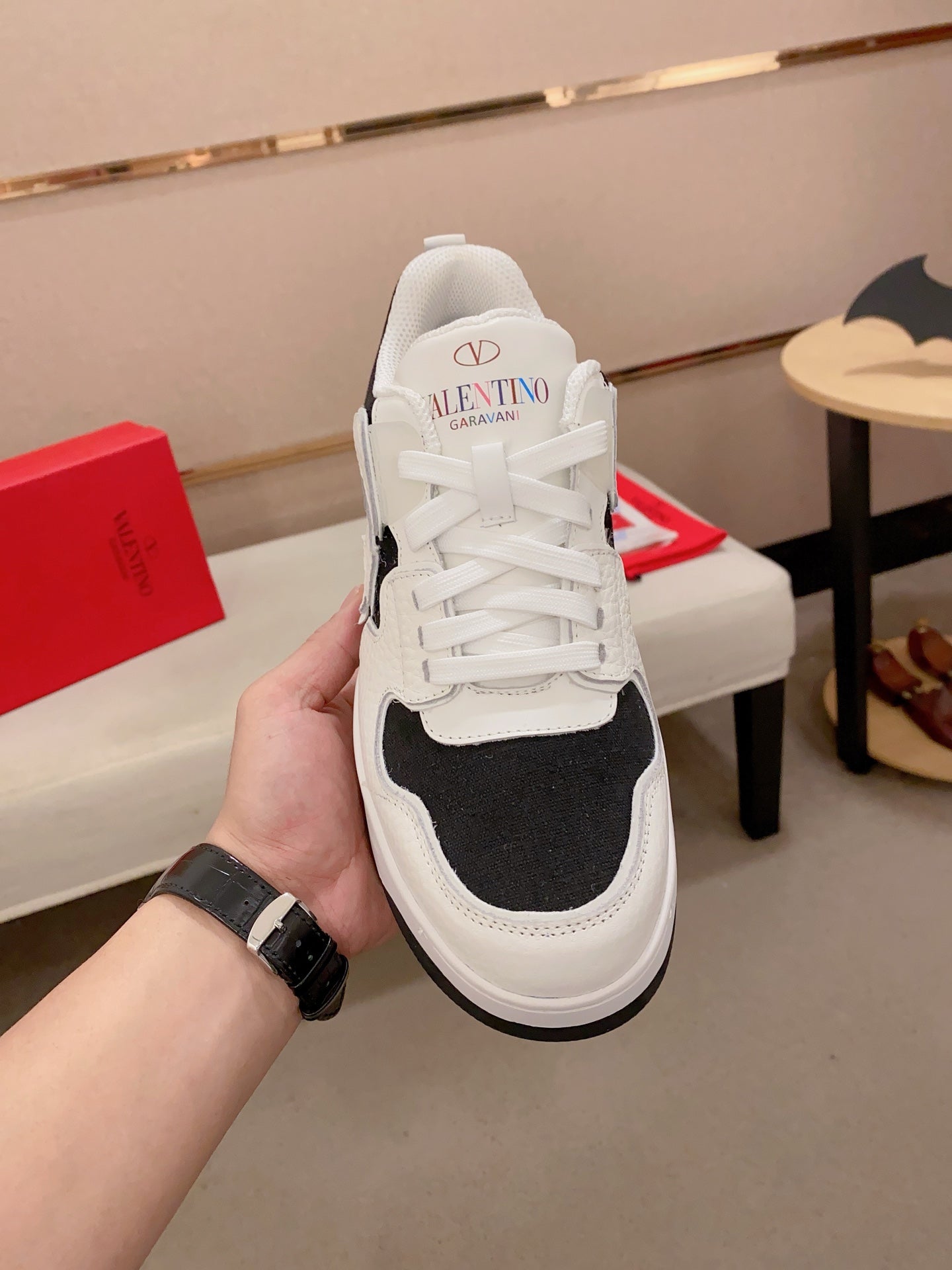 LuxluxHouse Best Quality Shoes Valentino
