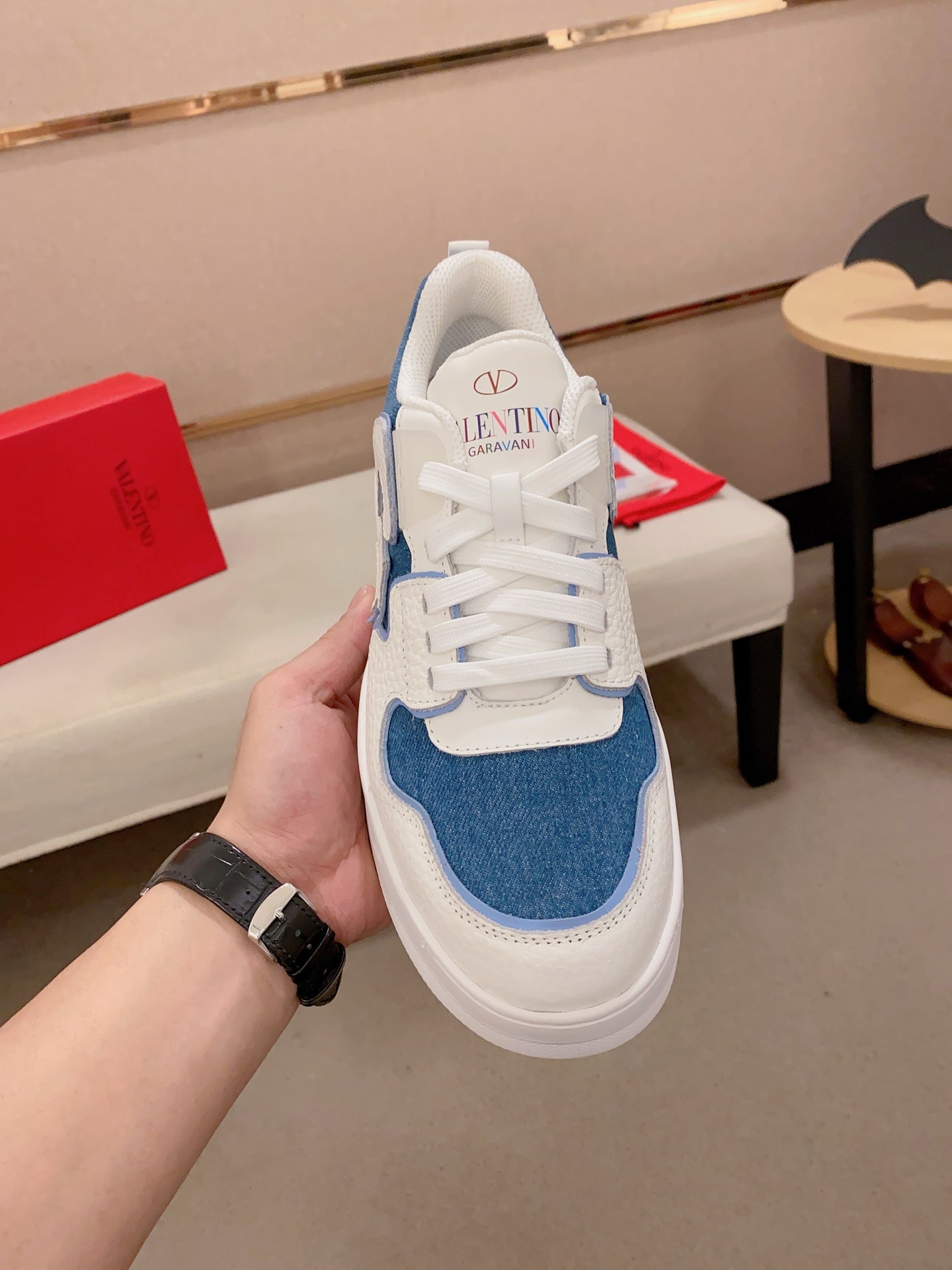 LuxluxHouse Best Quality Shoes Valentino