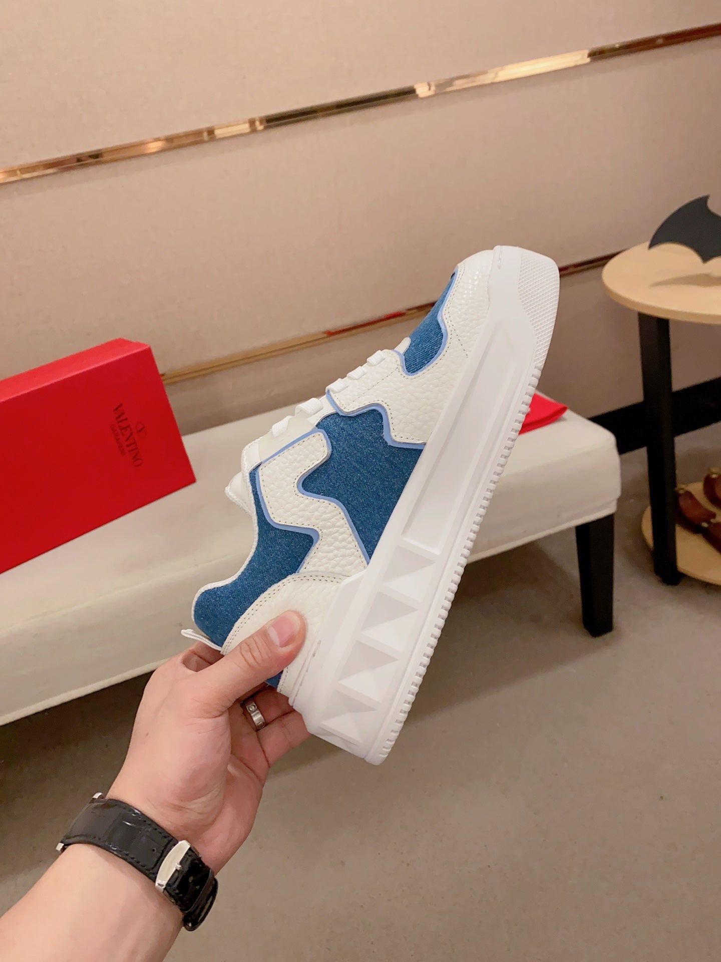 LuxluxHouse Best Quality Shoes Valentino
