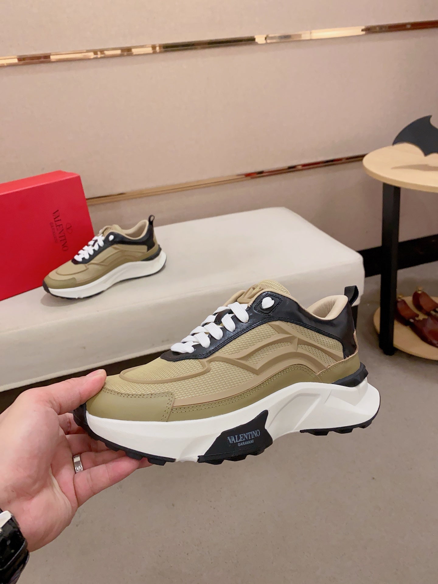 LuxluxHouse Best Quality Shoes Valentino