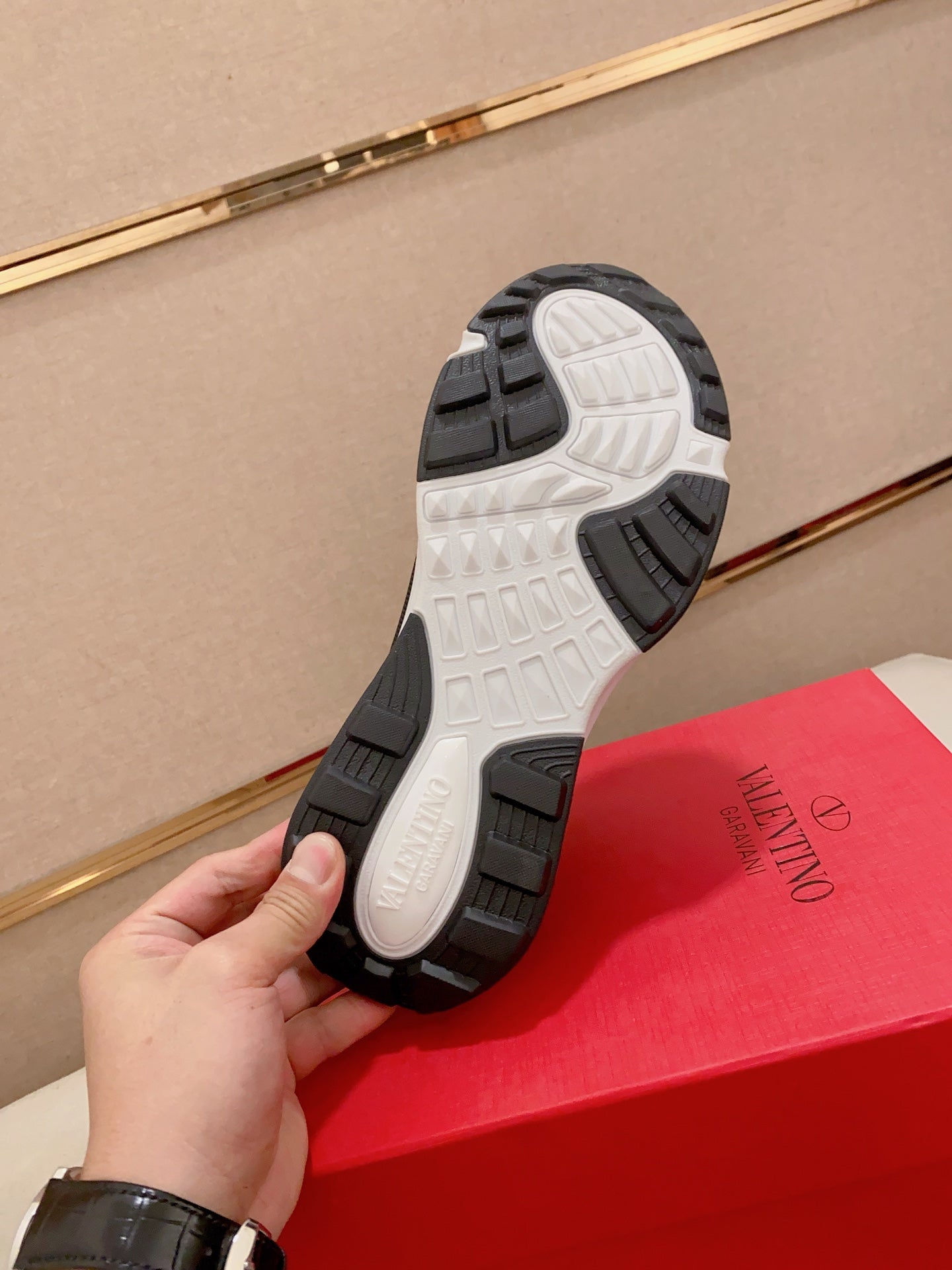 LuxluxHouse Best Quality Shoes Valentino
