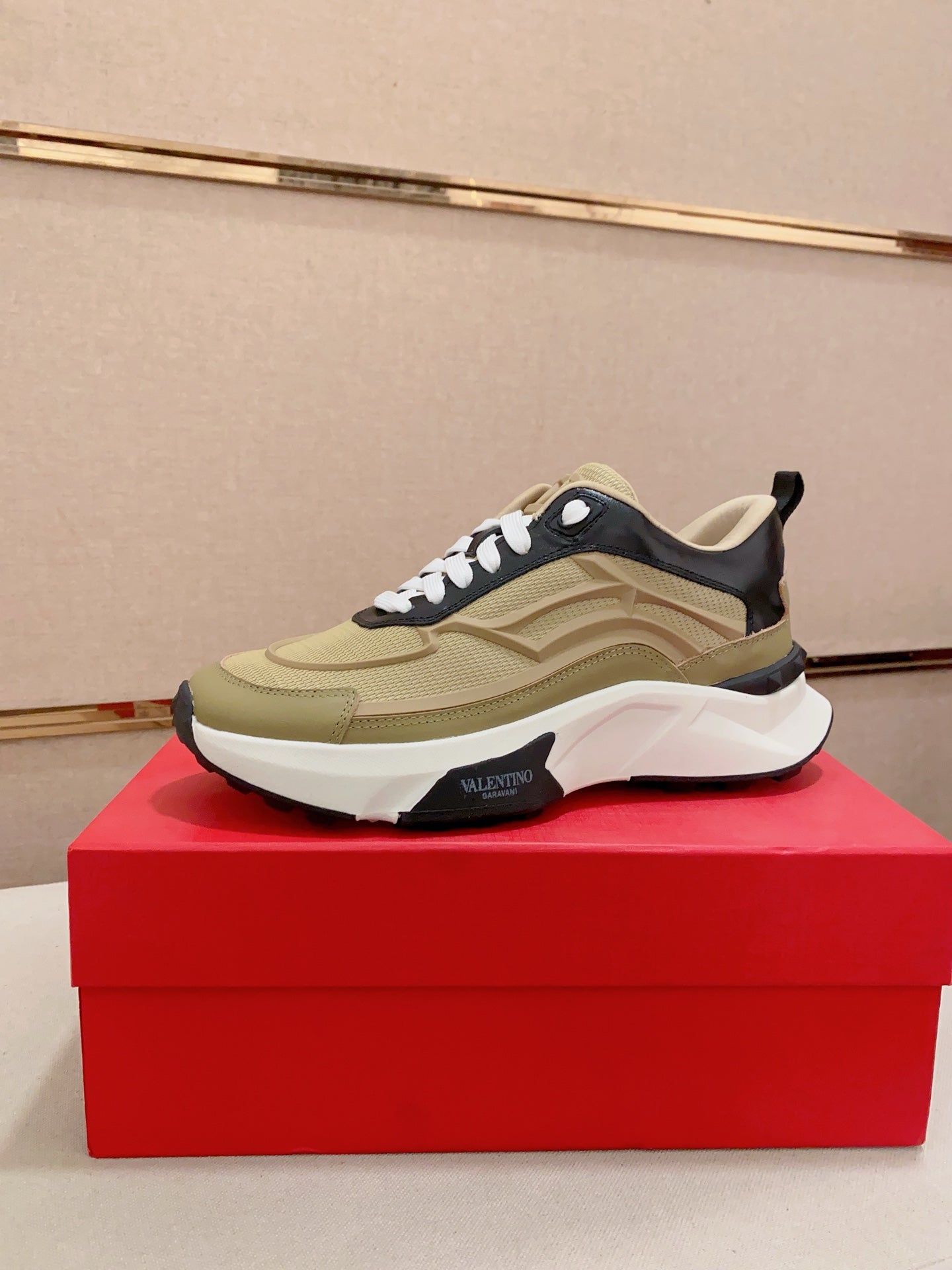 LuxluxHouse Best Quality Shoes Valentino