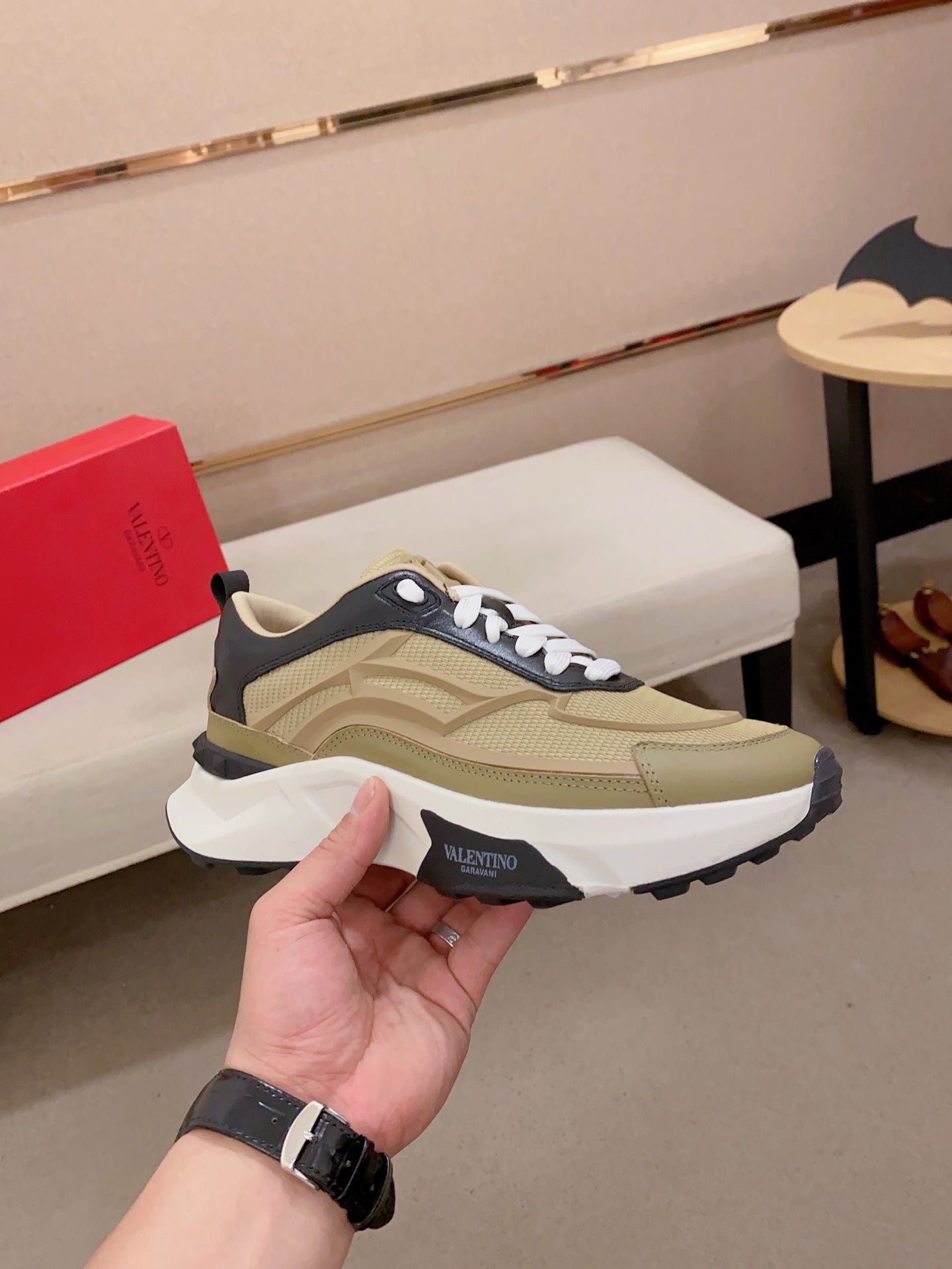 LuxluxHouse Best Quality Shoes Valentino