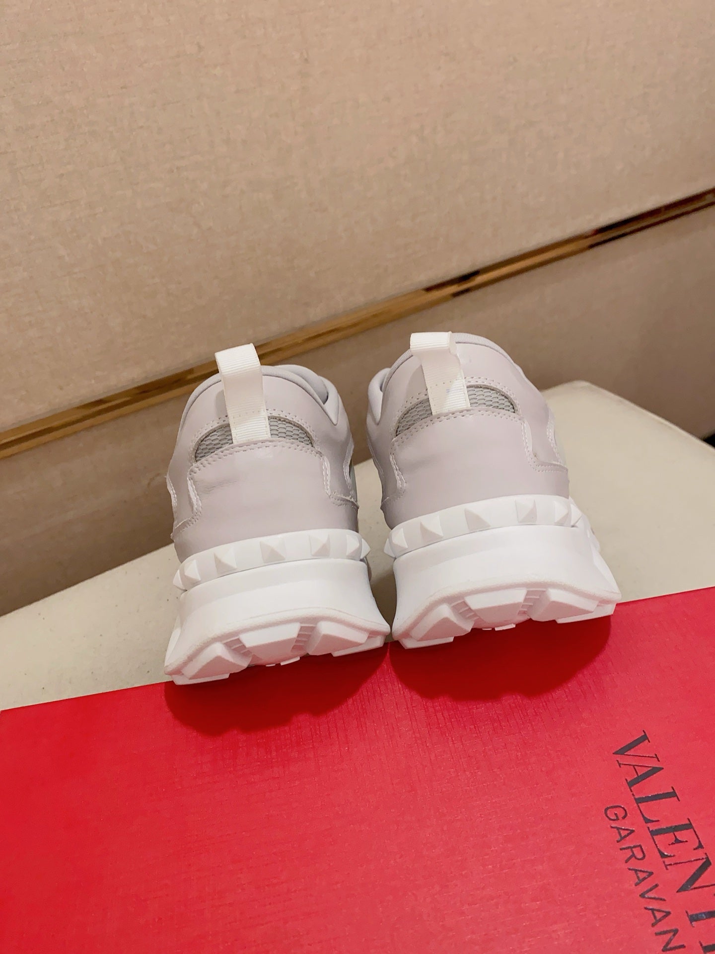 LuxluxHouse Best Quality Shoes Valentino