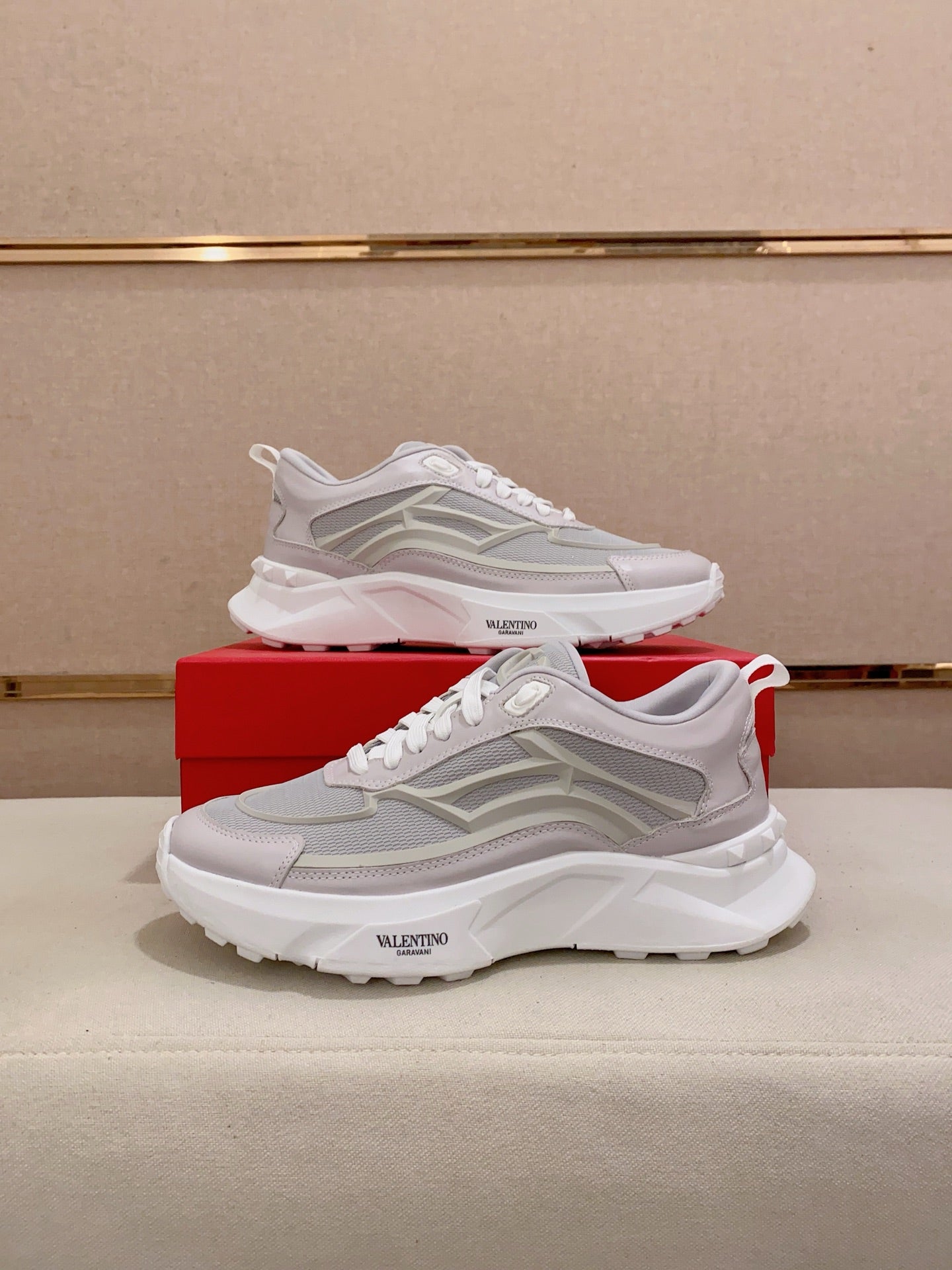 LuxluxHouse Best Quality Shoes Valentino