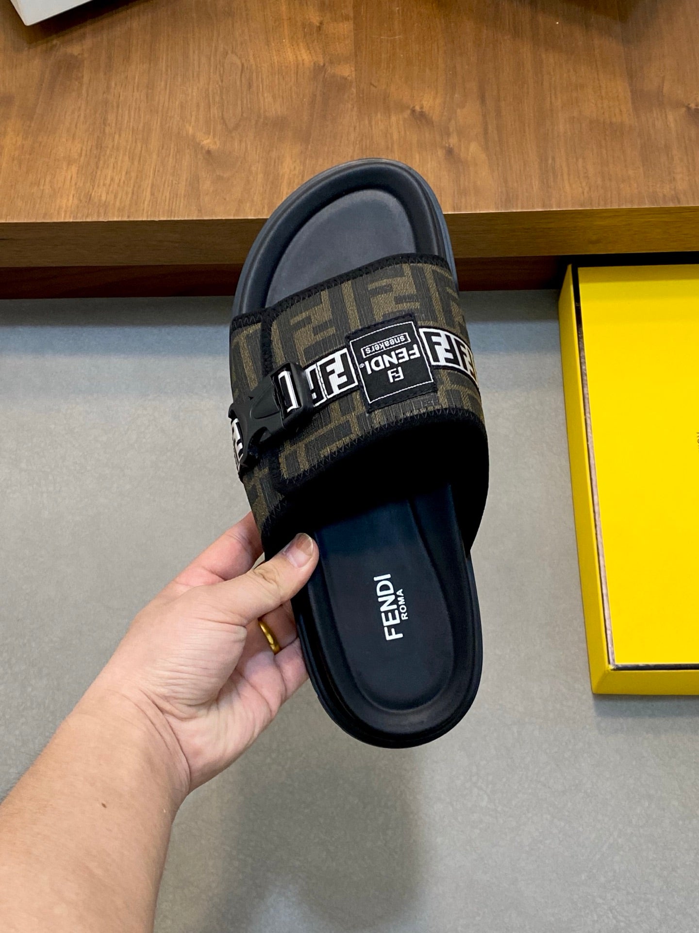 LuxluxHouse Best Quality Sandals Fendi