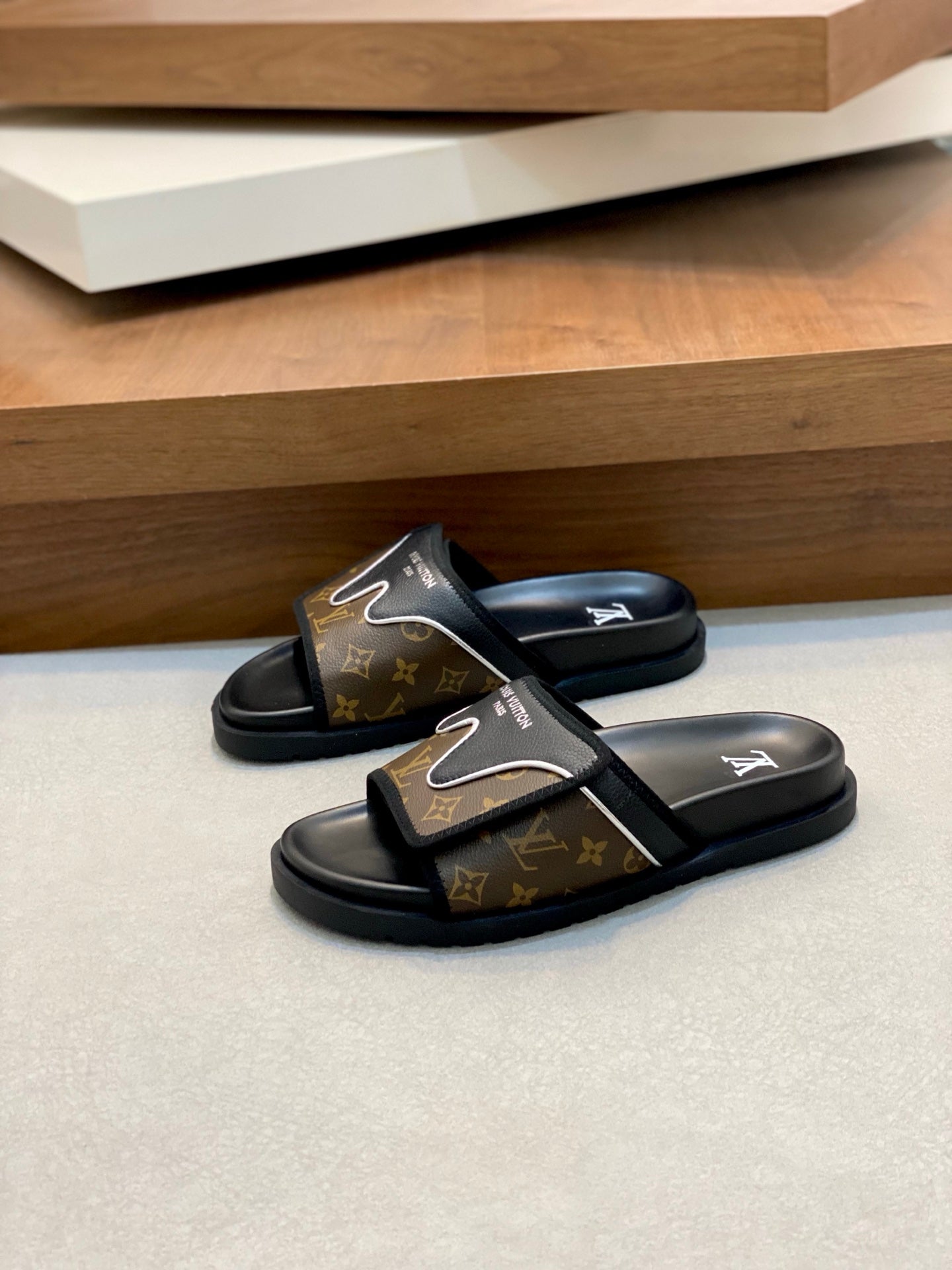 LuxluxHouse Best Quality Sandals Louis Vuitton