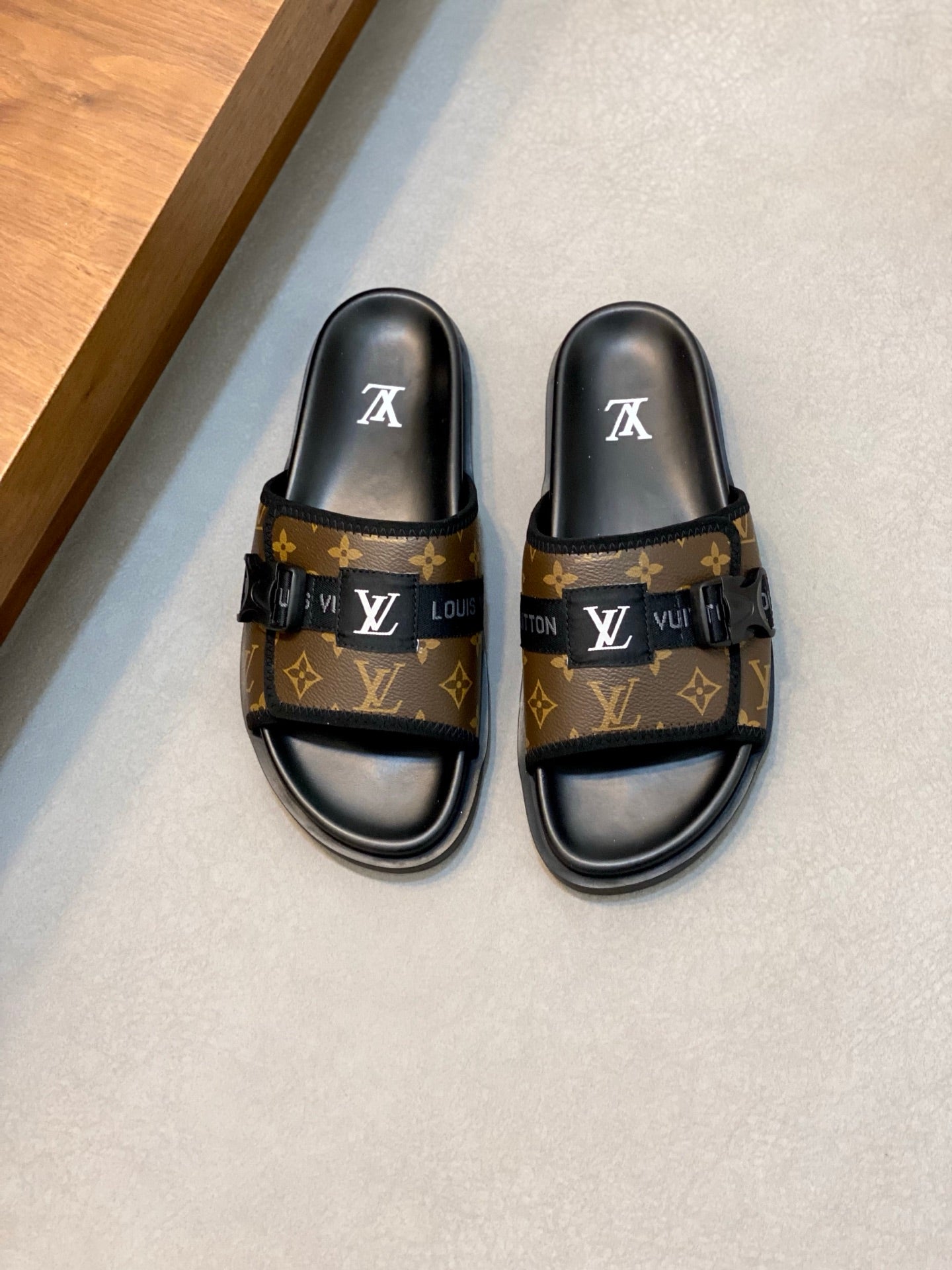 LuxluxHouse Best Quality Sandals Louis Vuitton