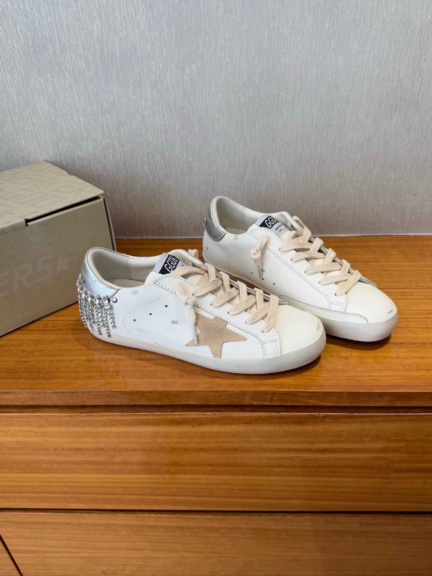 LuxluxHouse Best Quality Shoes Golden Goose