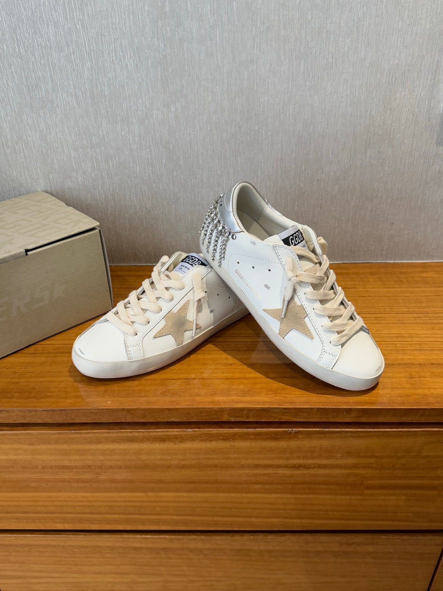 LuxluxHouse Best Quality Shoes Golden Goose