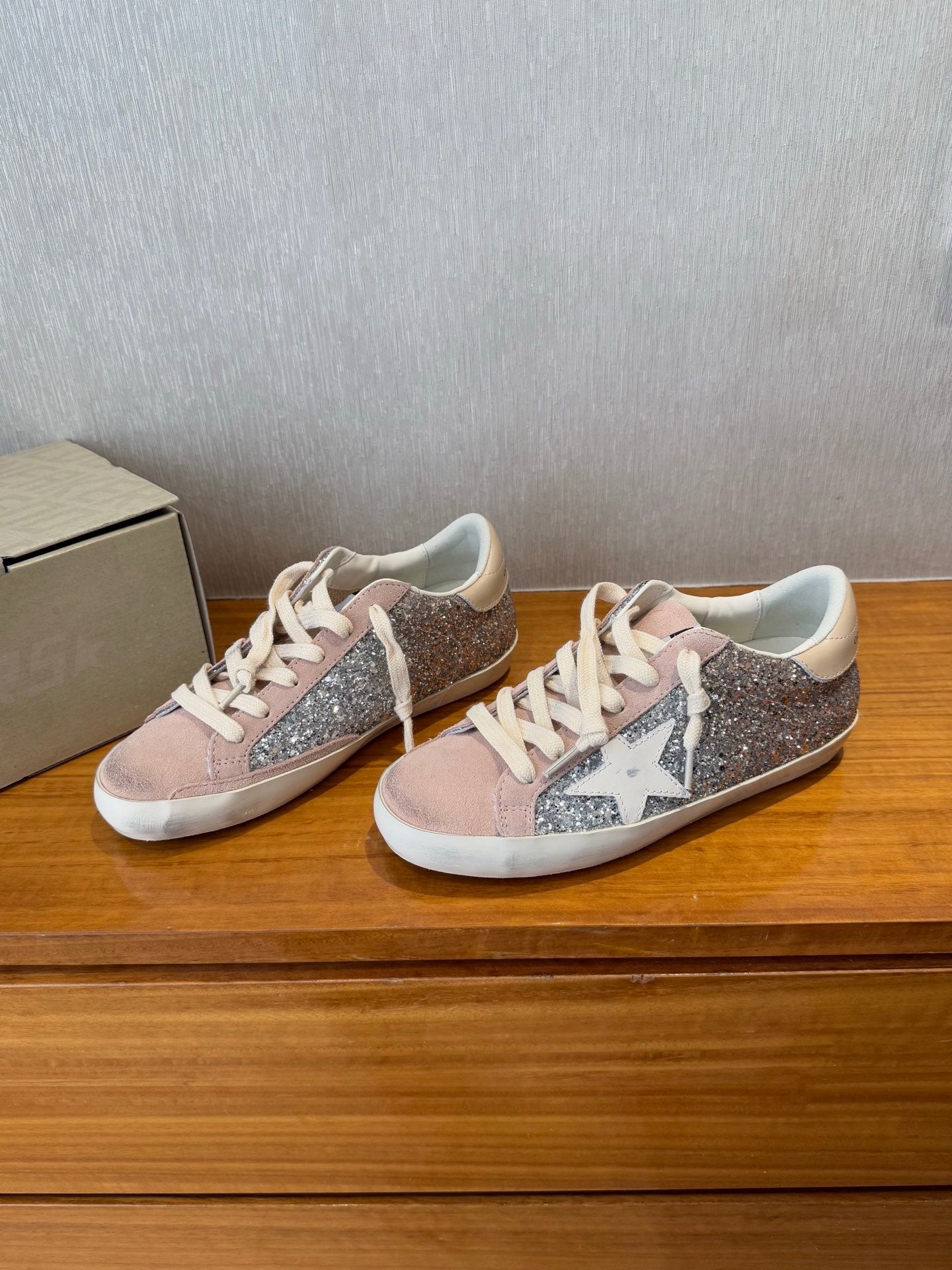 LuxluxHouse Best Quality Shoes Golden Goose