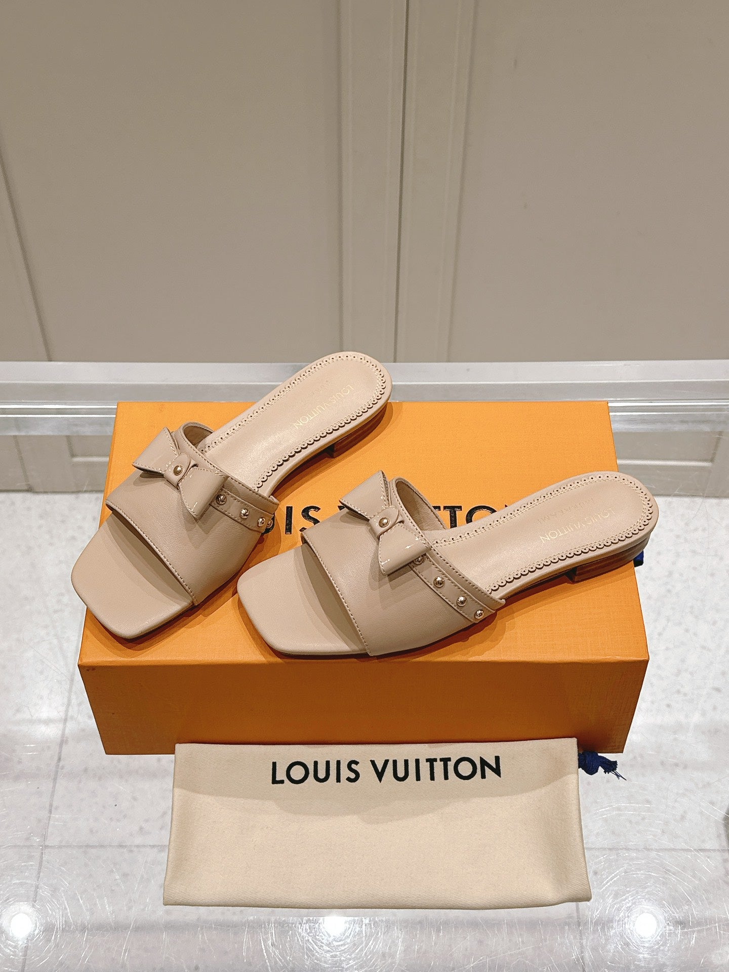 LuxluxHouse Best Quality Women Shoes Louis Vuitton