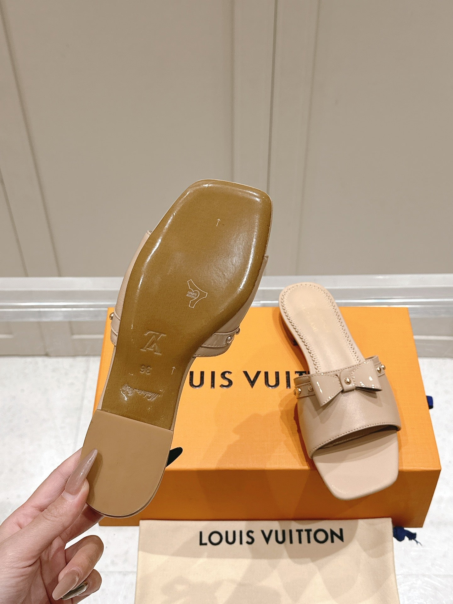 LuxluxHouse Best Quality Women Shoes Louis Vuitton