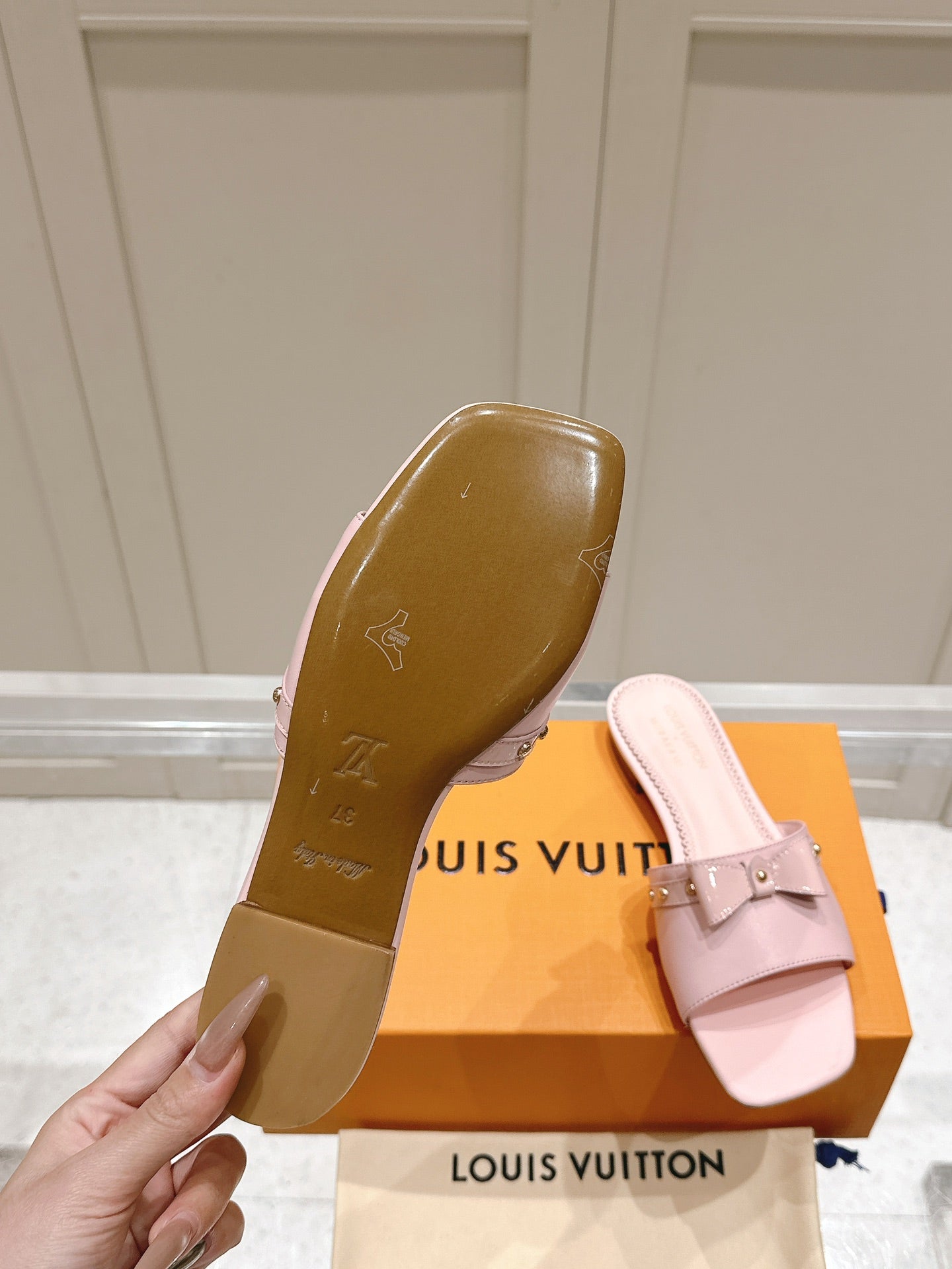 LuxluxHouse Best Quality Women Shoes Louis Vuitton