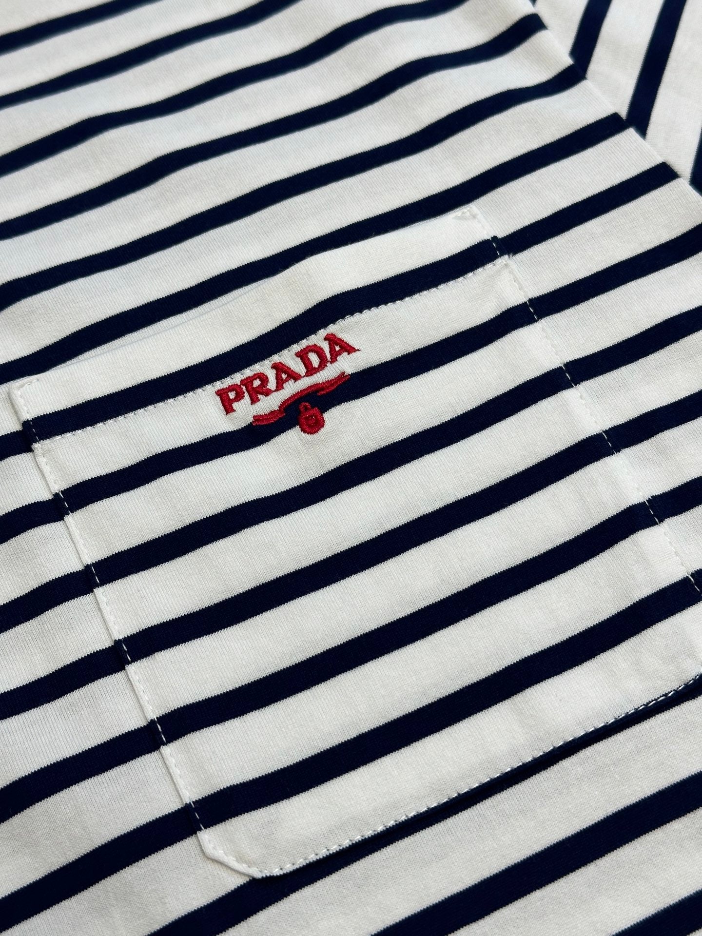 LuxluxHouse Best Quality Clothes T-shirt Prada