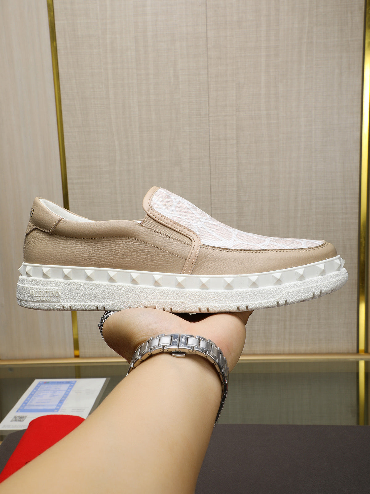 LuxluxHouse Best Quality Shoes Valentino