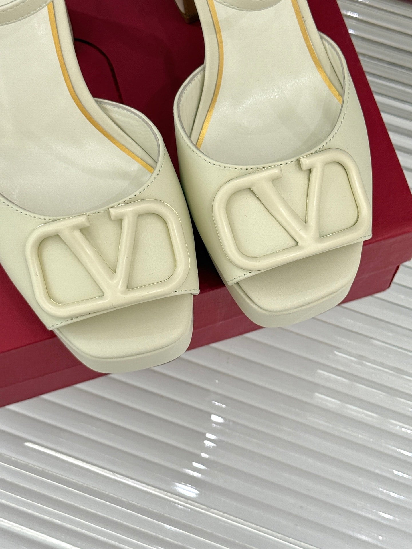 LuxluxHouse Best Quality Valentino Women Shoes