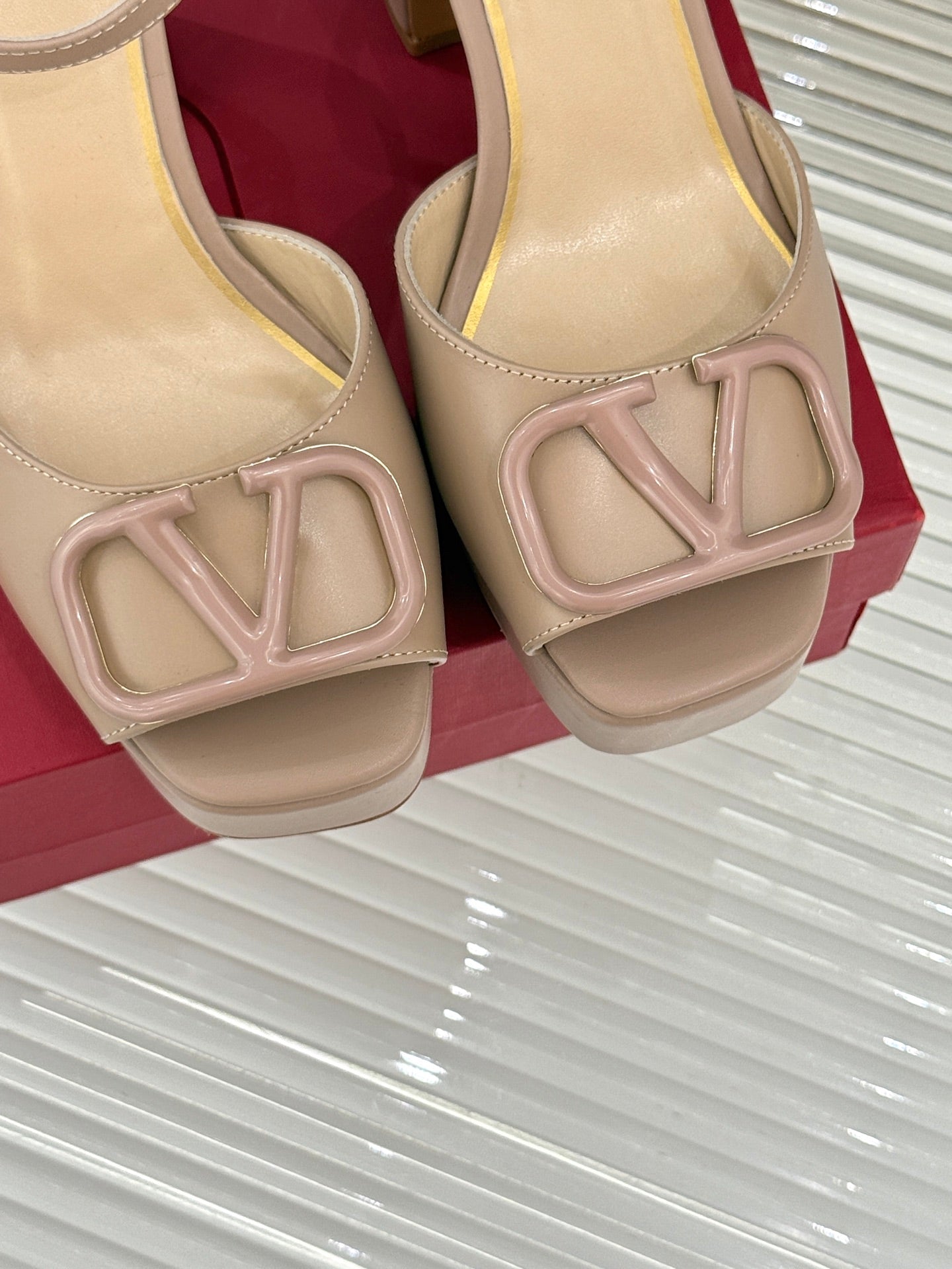 LuxluxHouse Best Quality Valentino Women Shoes