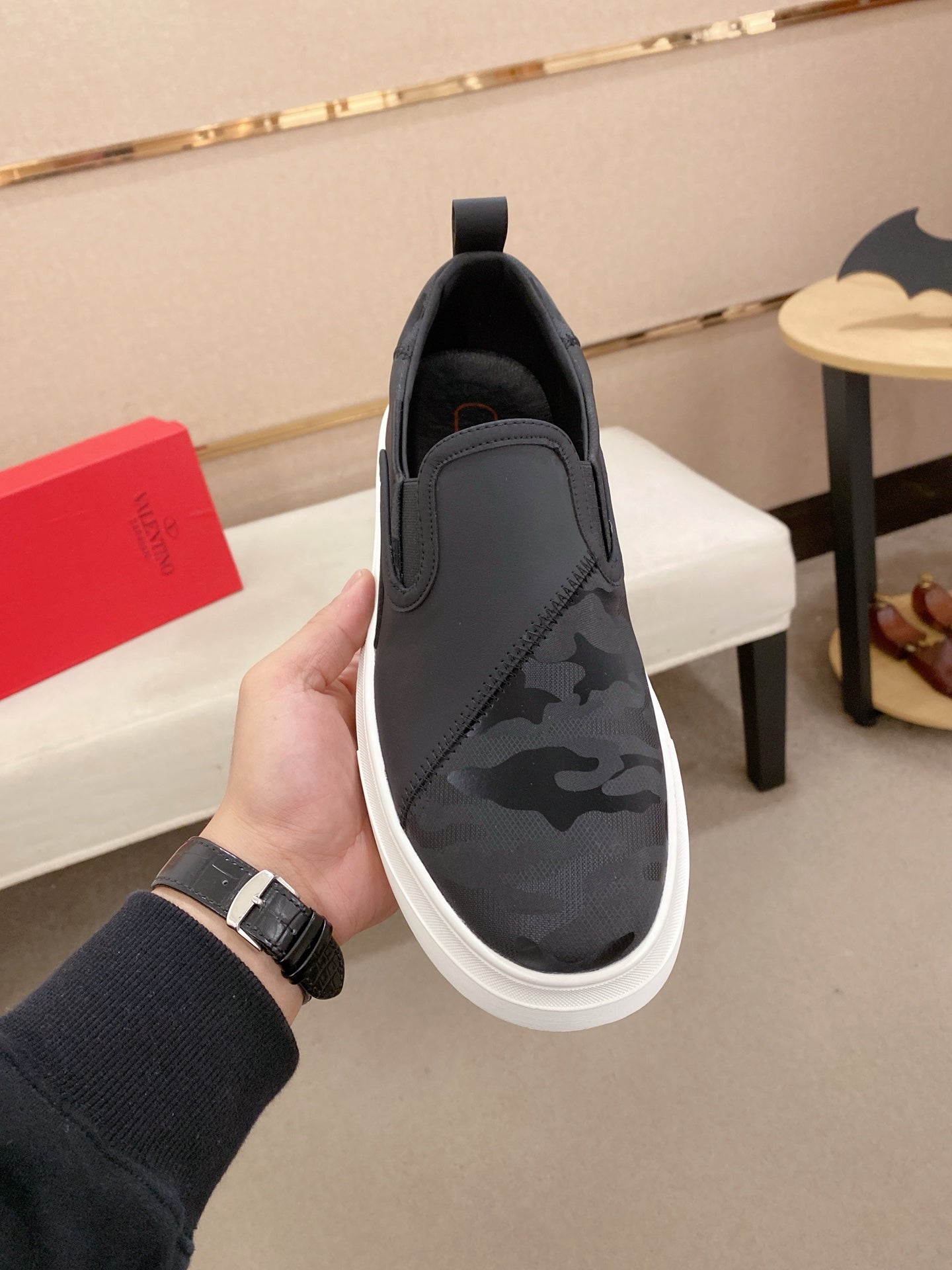 LuxluxHouse Best Quality Shoes Valentino