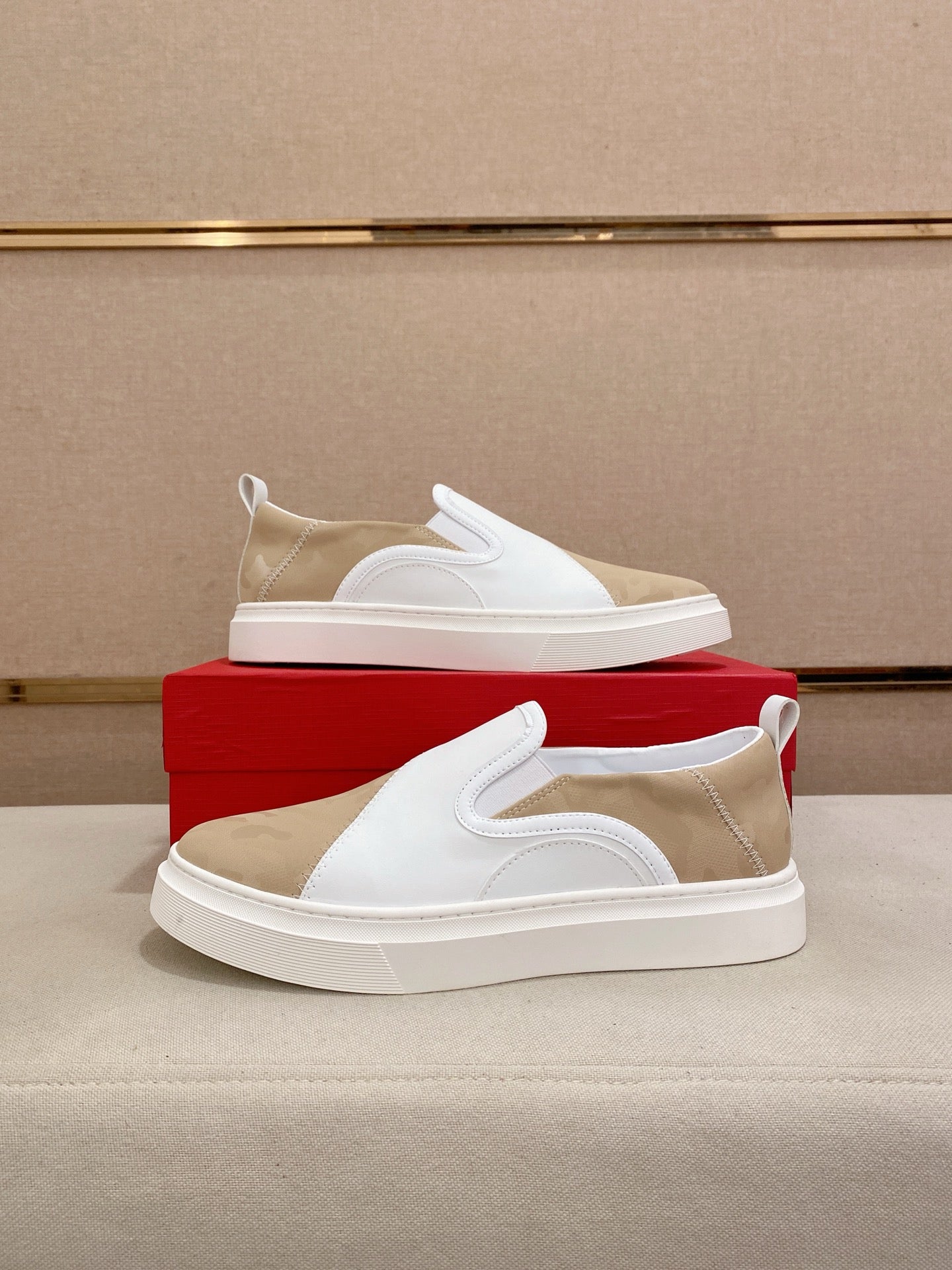 LuxluxHouse Best Quality Shoes Valentino