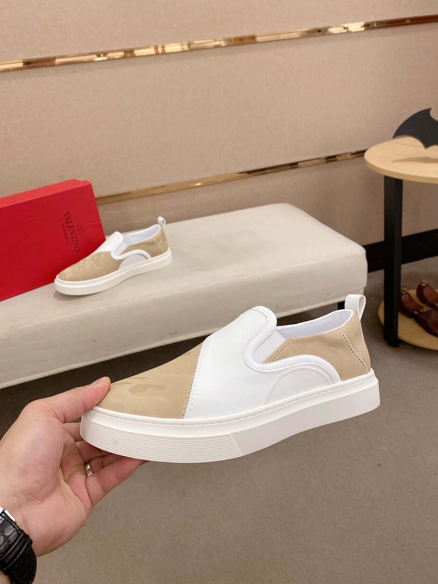 LuxluxHouse Best Quality Shoes Valentino