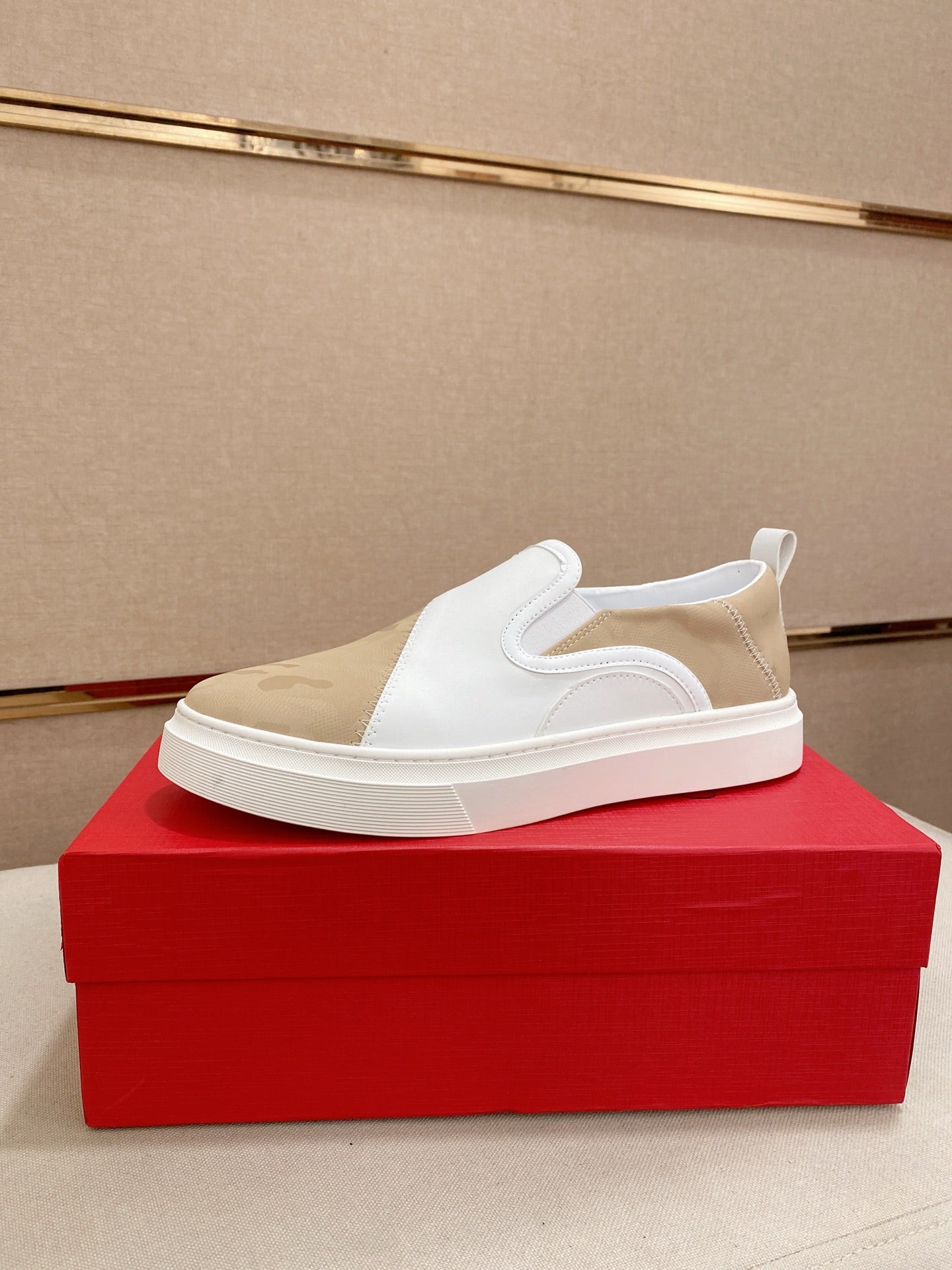 LuxluxHouse Best Quality Shoes Valentino