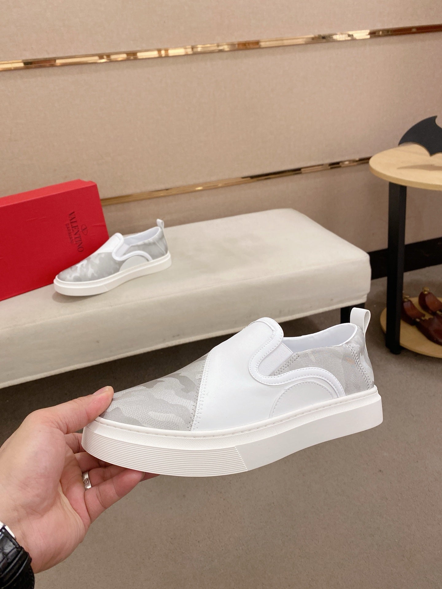 LuxluxHouse Best Quality Shoes Valentino