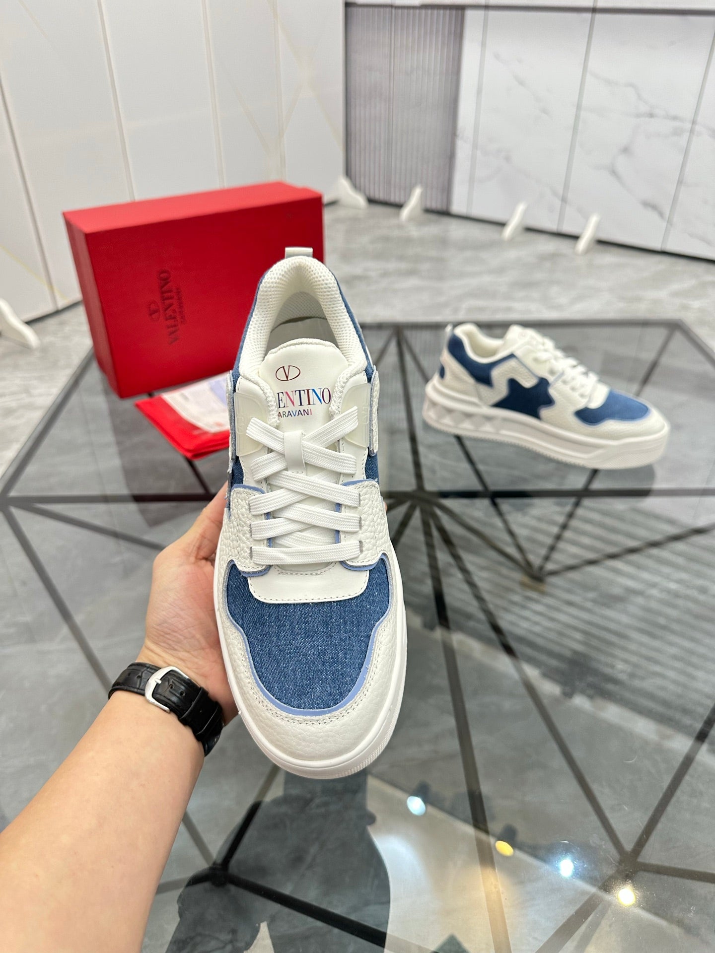 LuxluxHouse Best Quality Shoes Valentino
