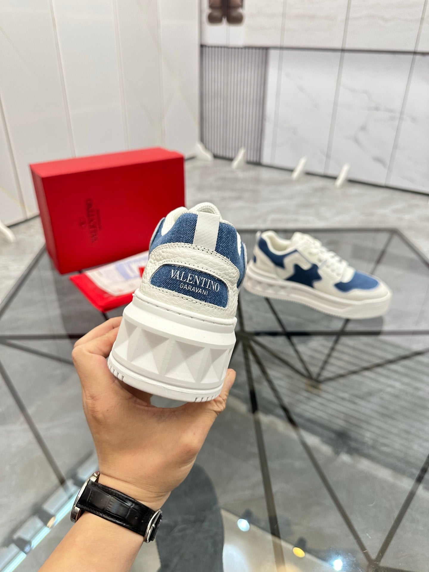LuxluxHouse Best Quality Shoes Valentino