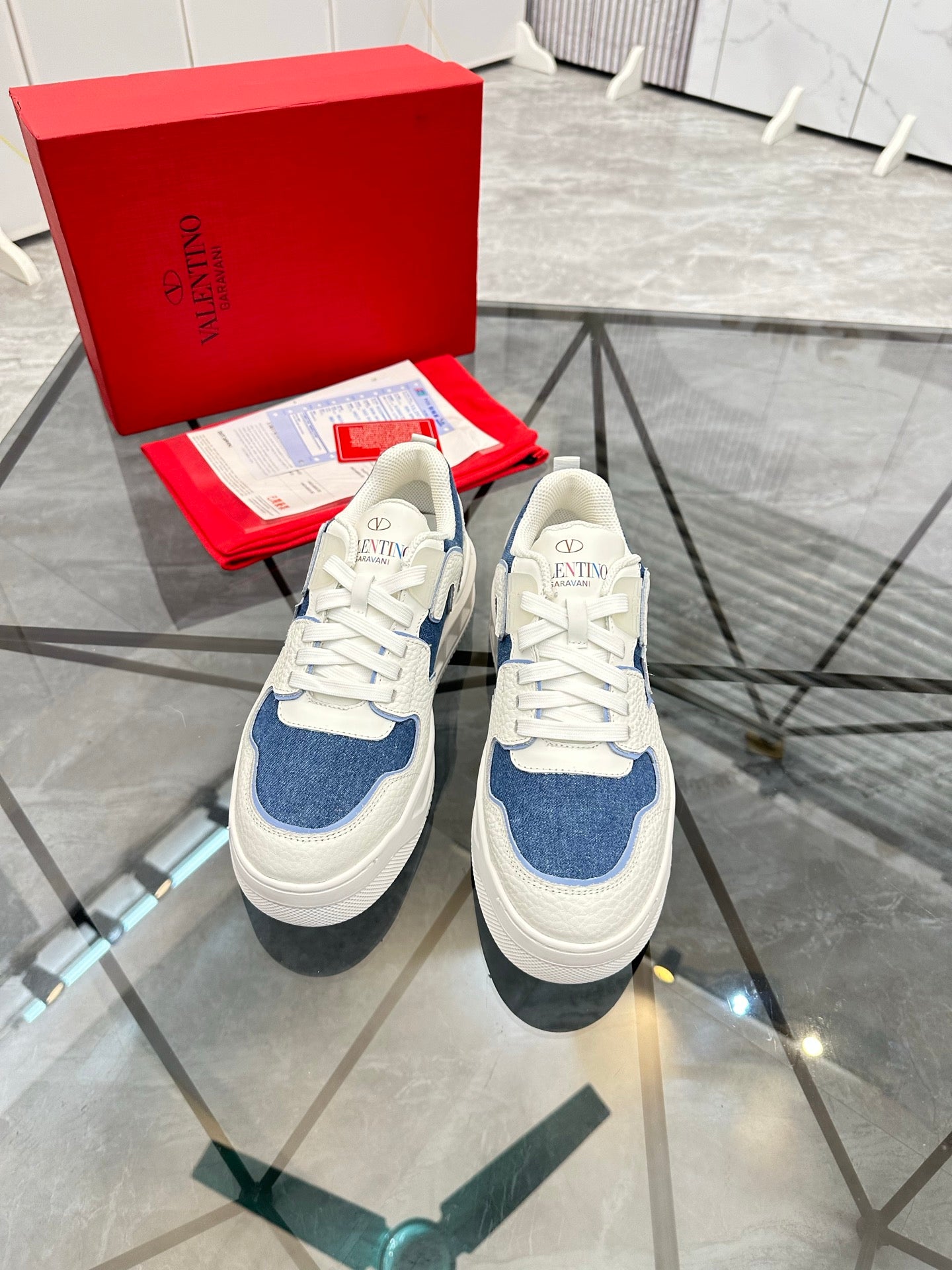 LuxluxHouse Best Quality Shoes Valentino