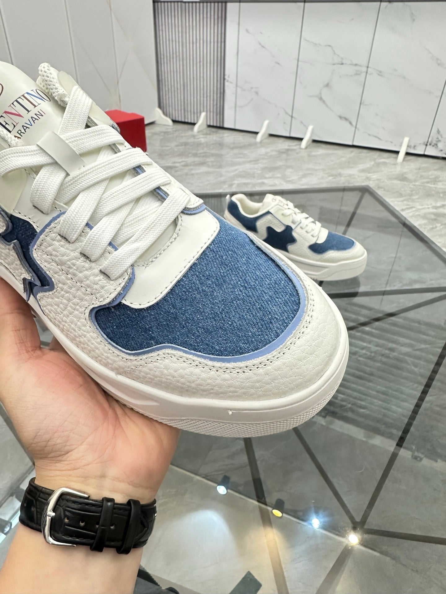 LuxluxHouse Best Quality Shoes Valentino