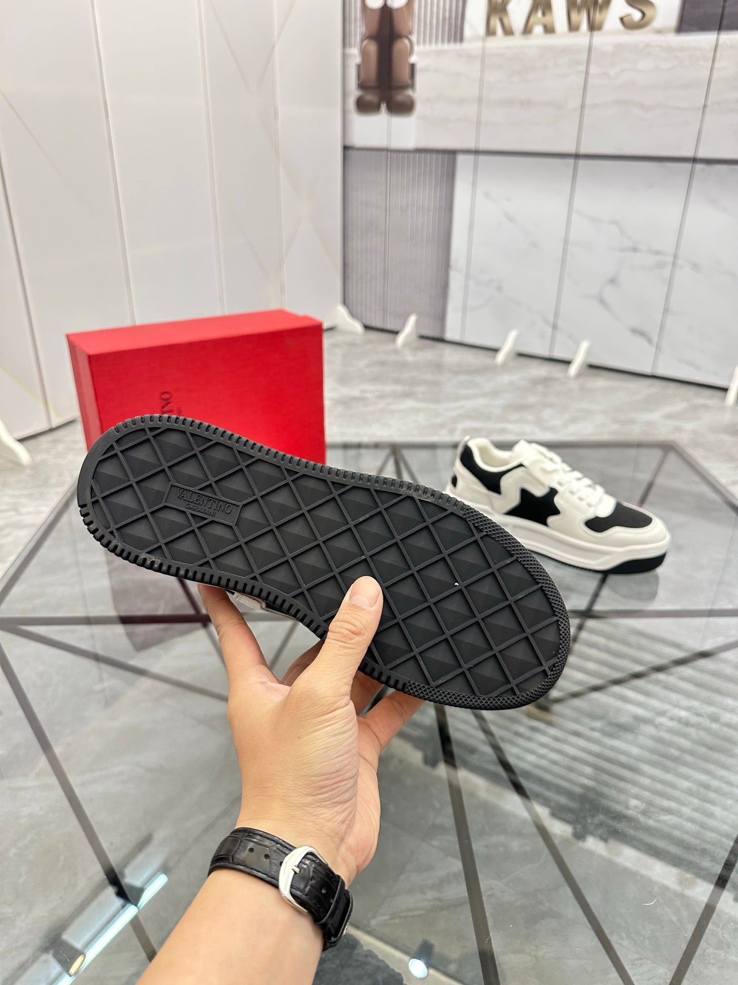 LuxluxHouse Best Quality Shoes Valentino