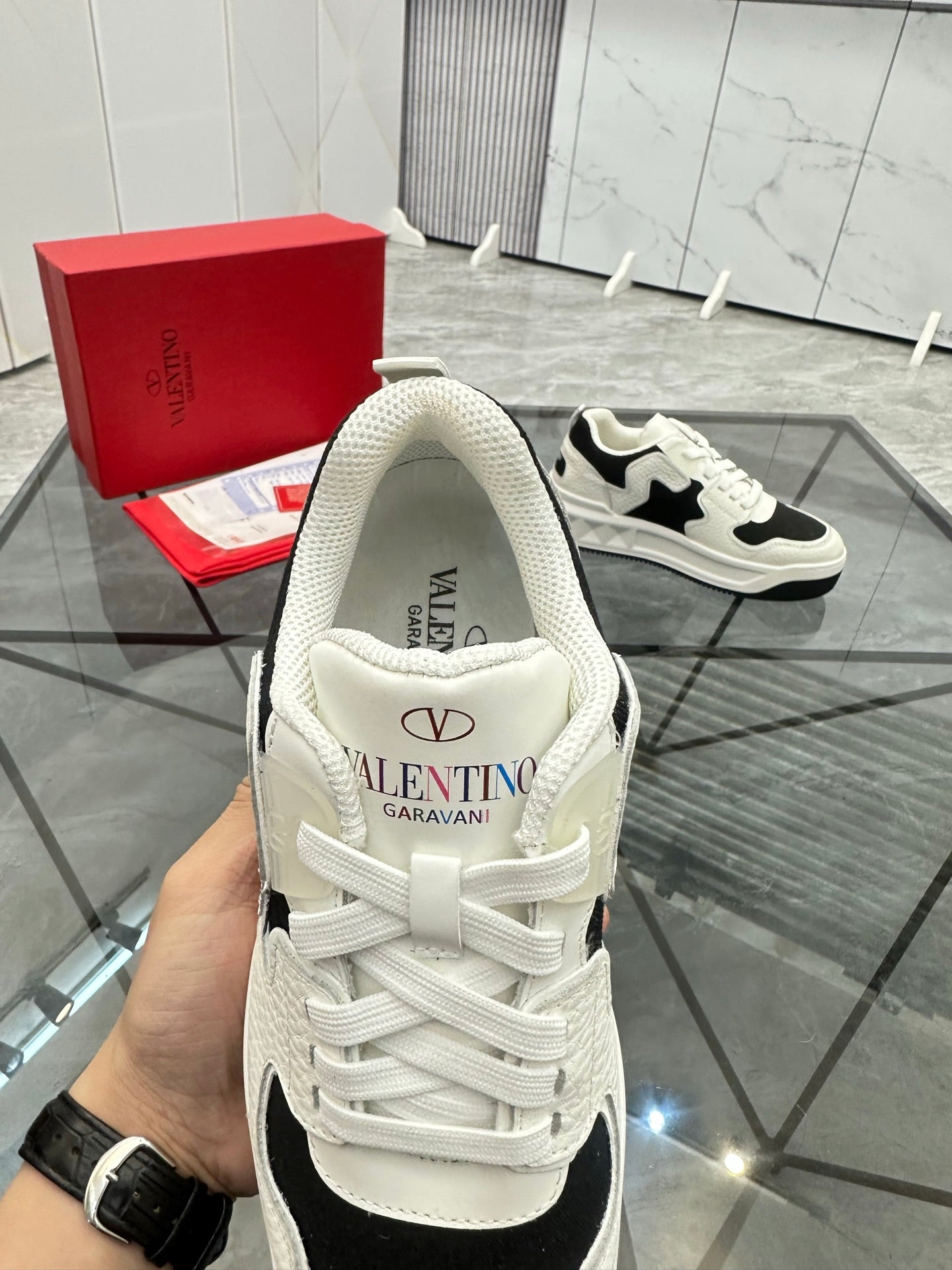 LuxluxHouse Best Quality Shoes Valentino