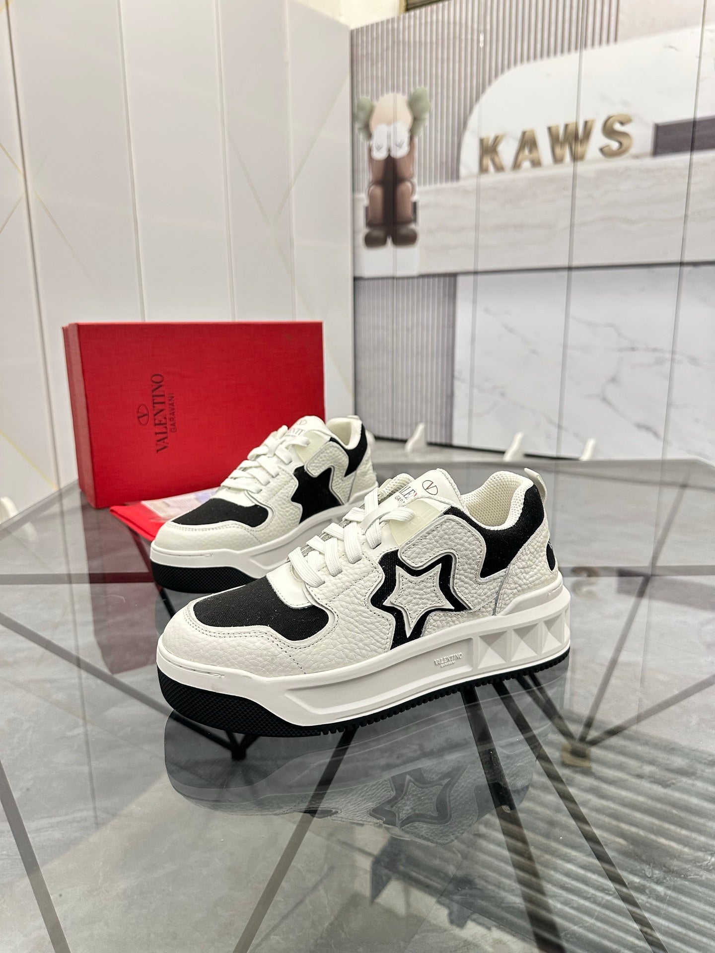 LuxluxHouse Best Quality Shoes Valentino