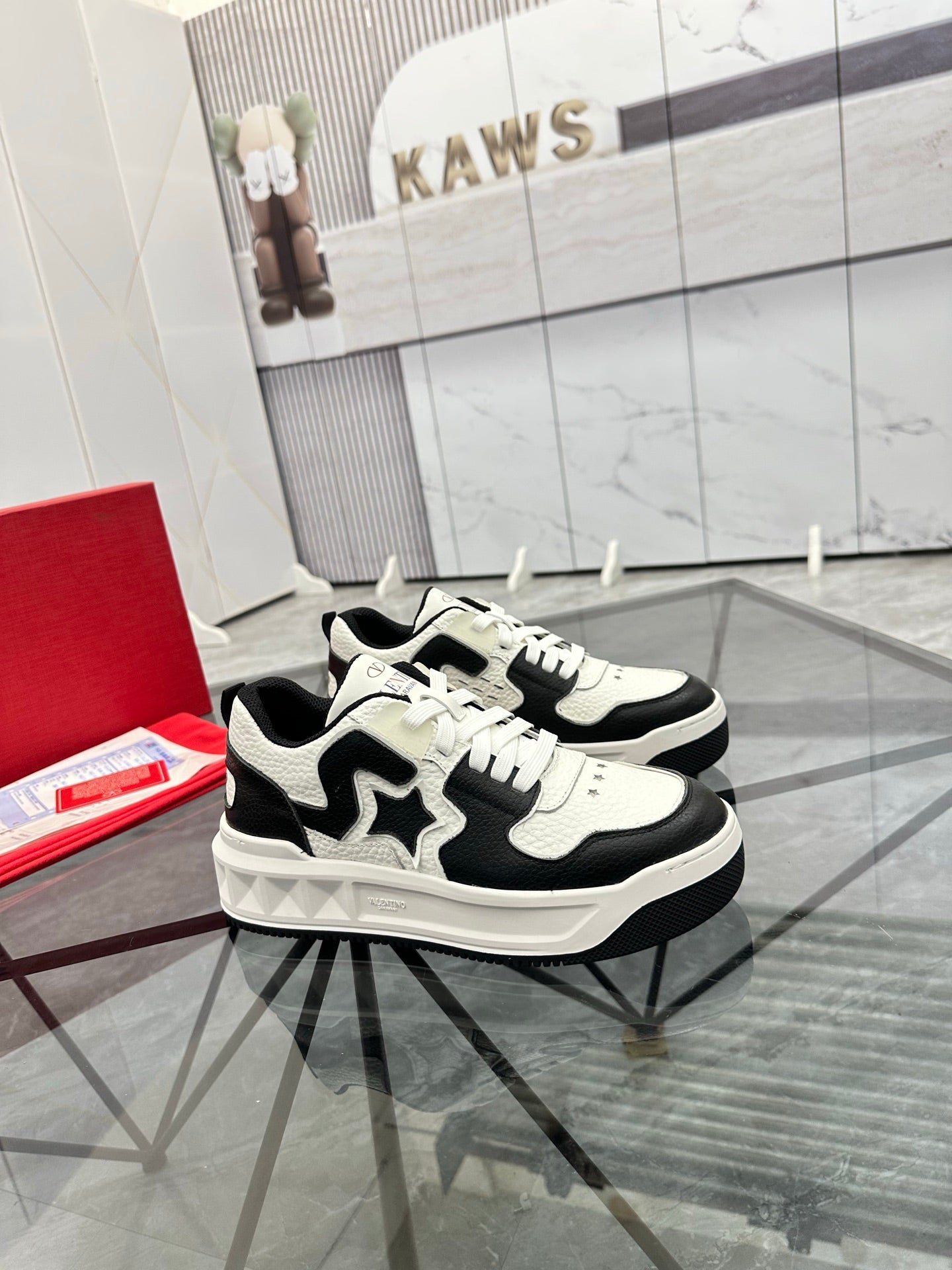LuxluxHouse Best Quality Shoes Valentino