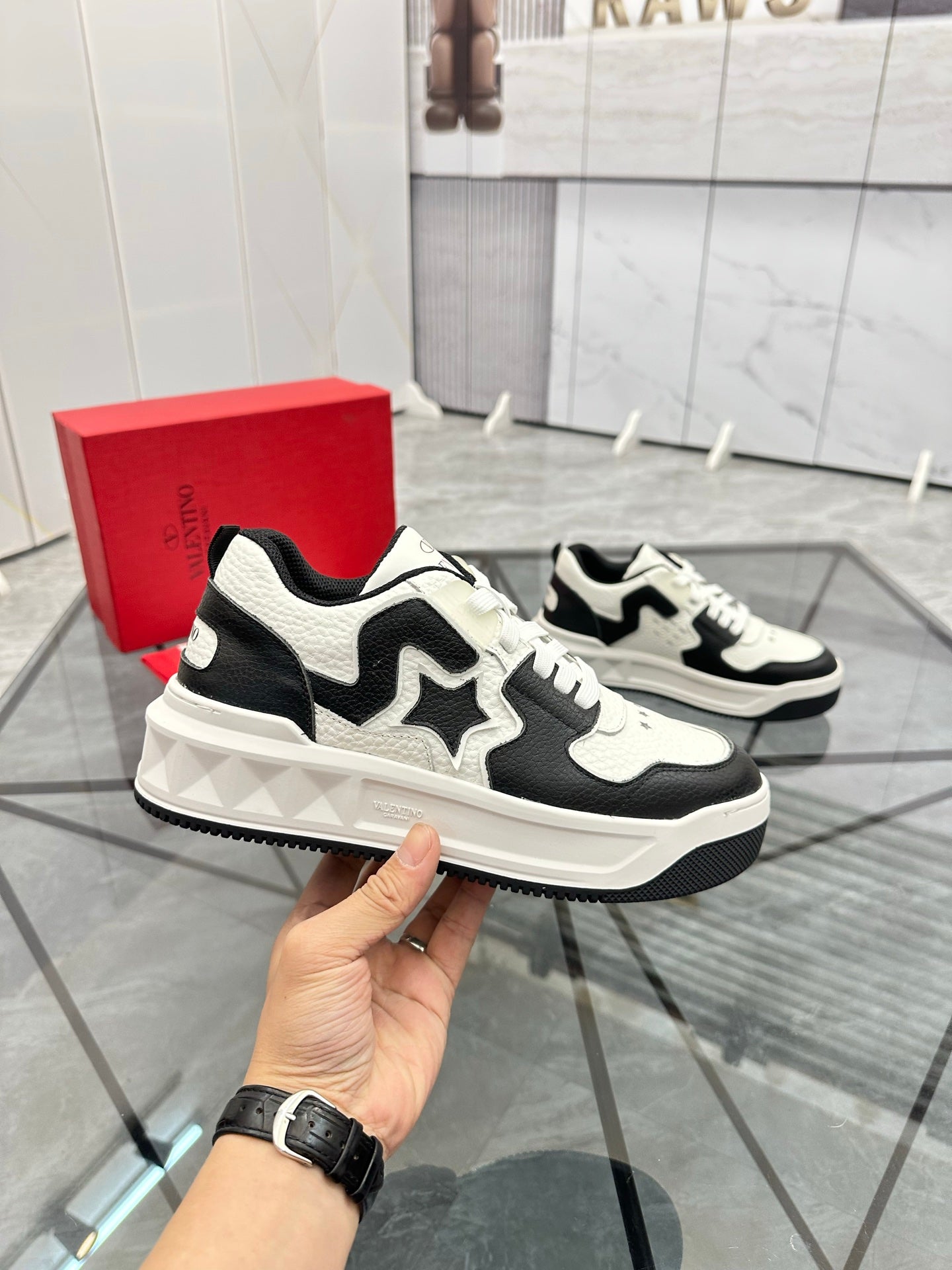 LuxluxHouse Best Quality Shoes Valentino