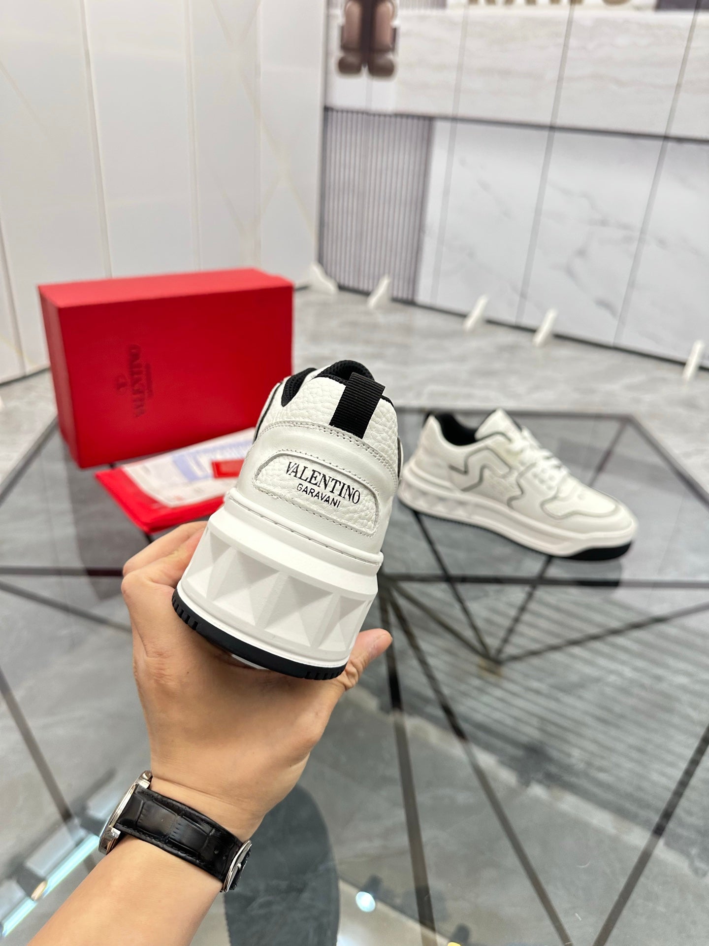 LuxluxHouse Best Quality Shoes Valentino